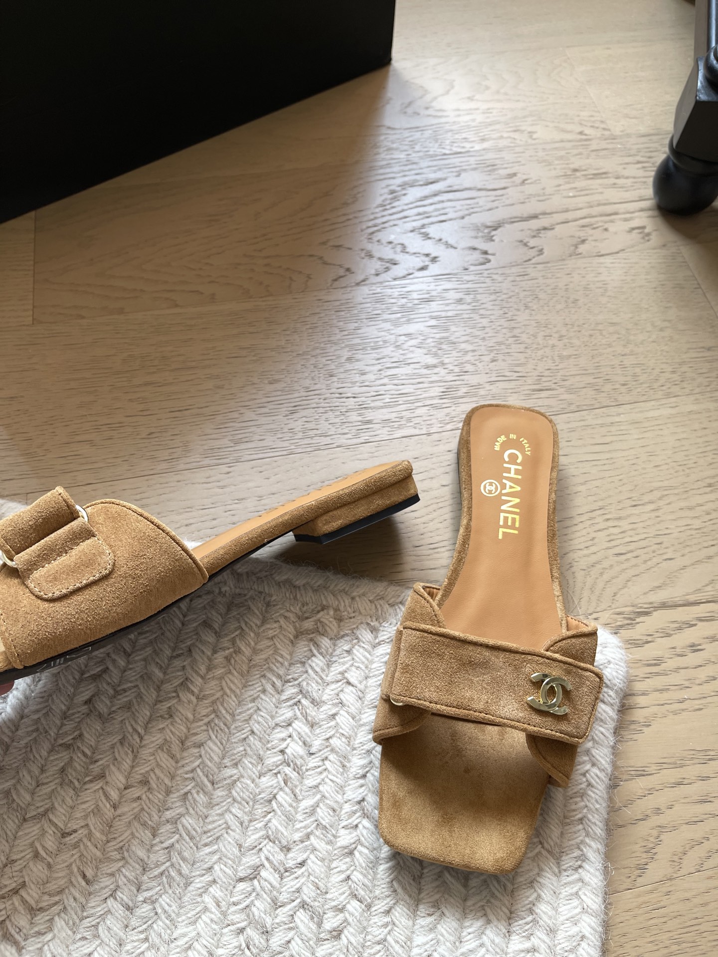 Chanel Slides