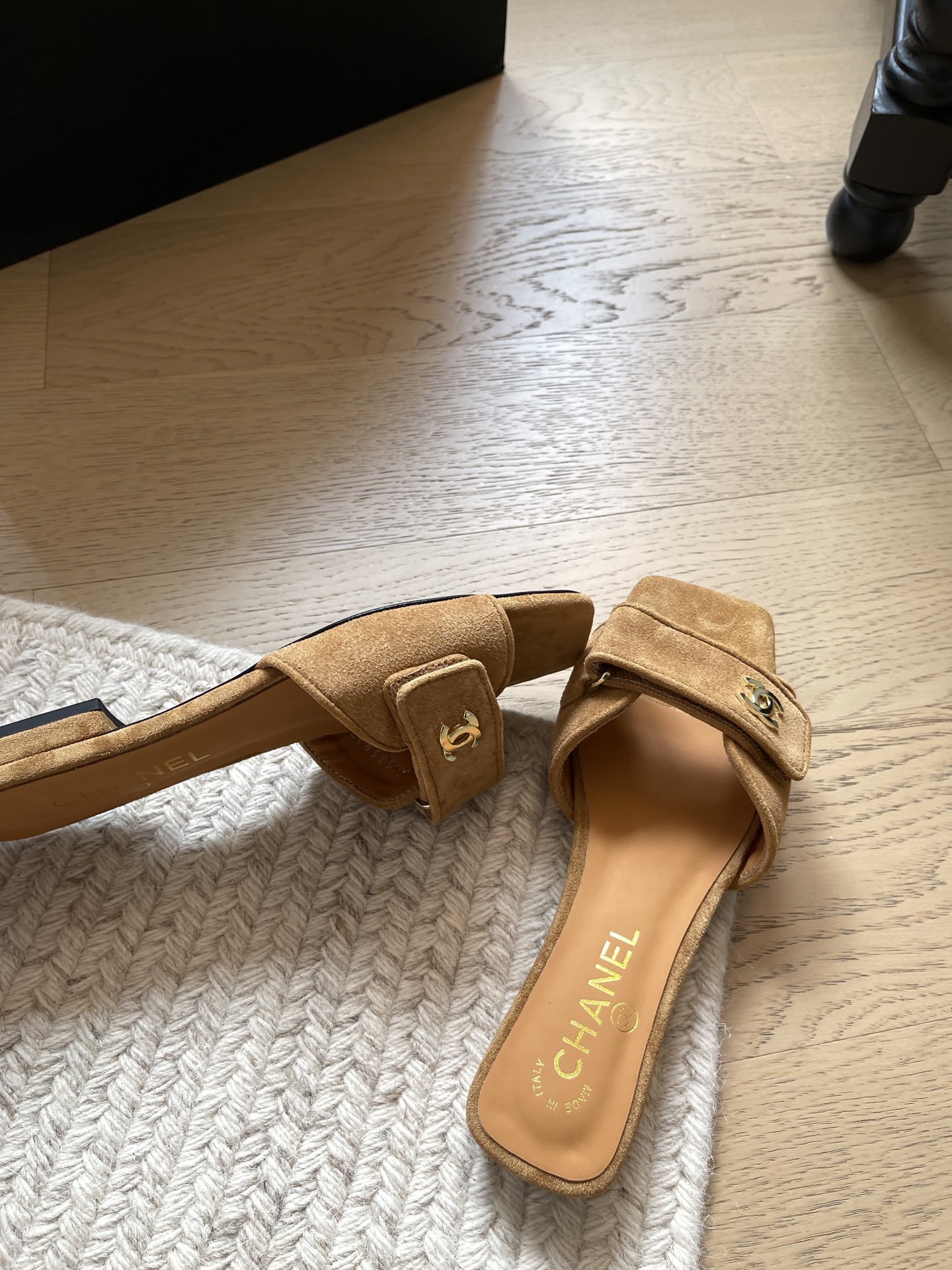 Chanel Slides
