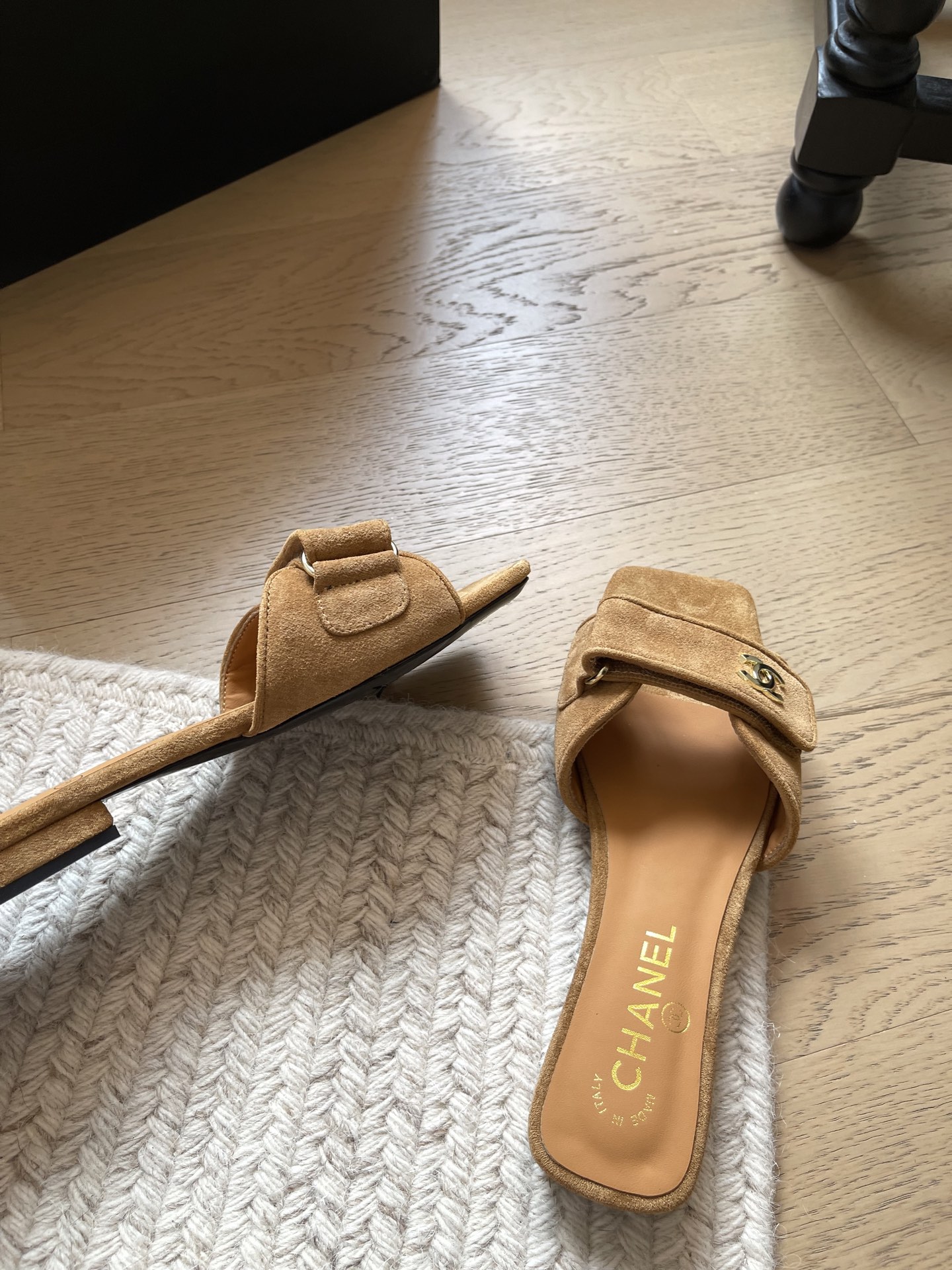 Chanel Slides