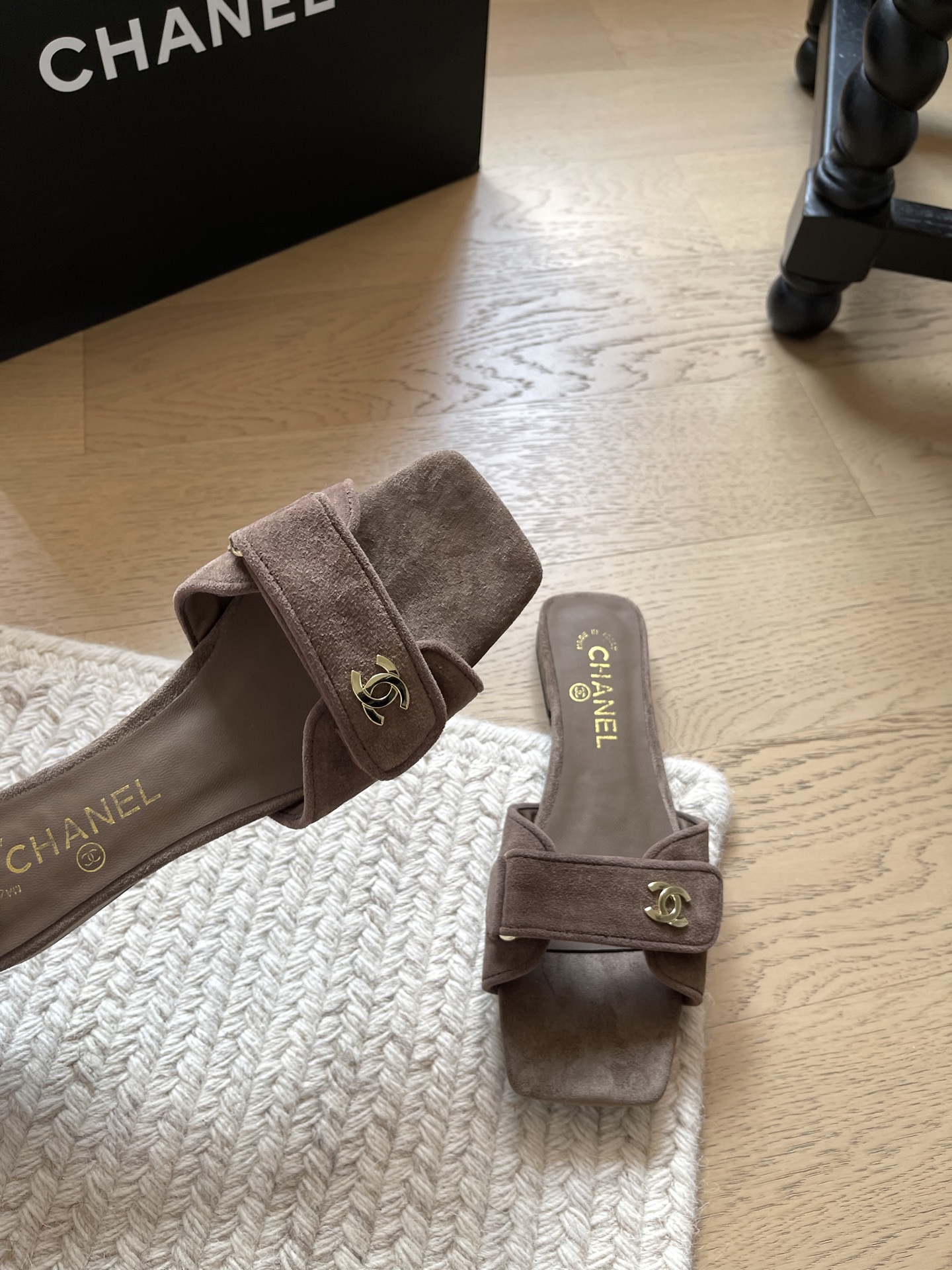 Chanel Slides