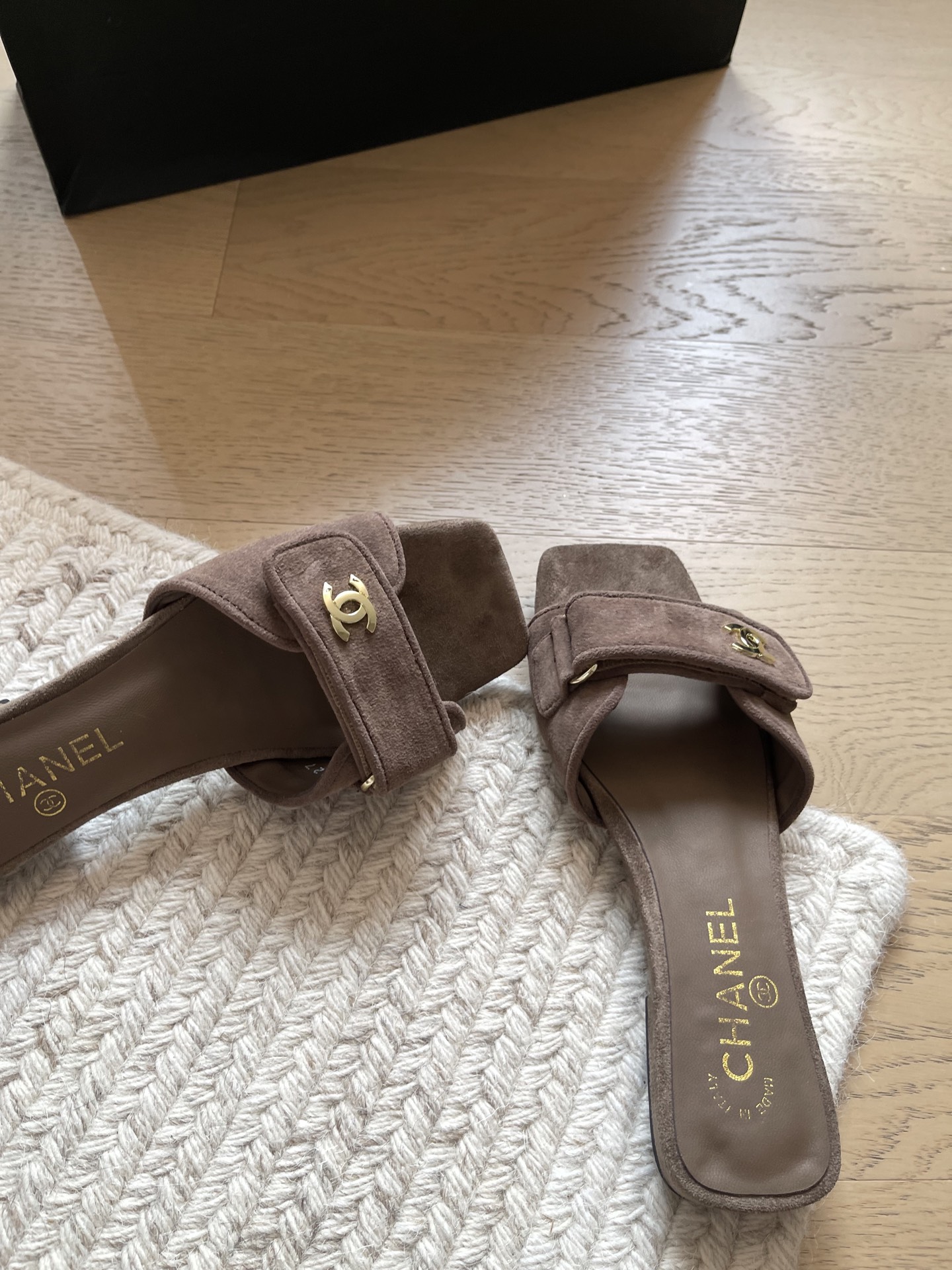Chanel Slides