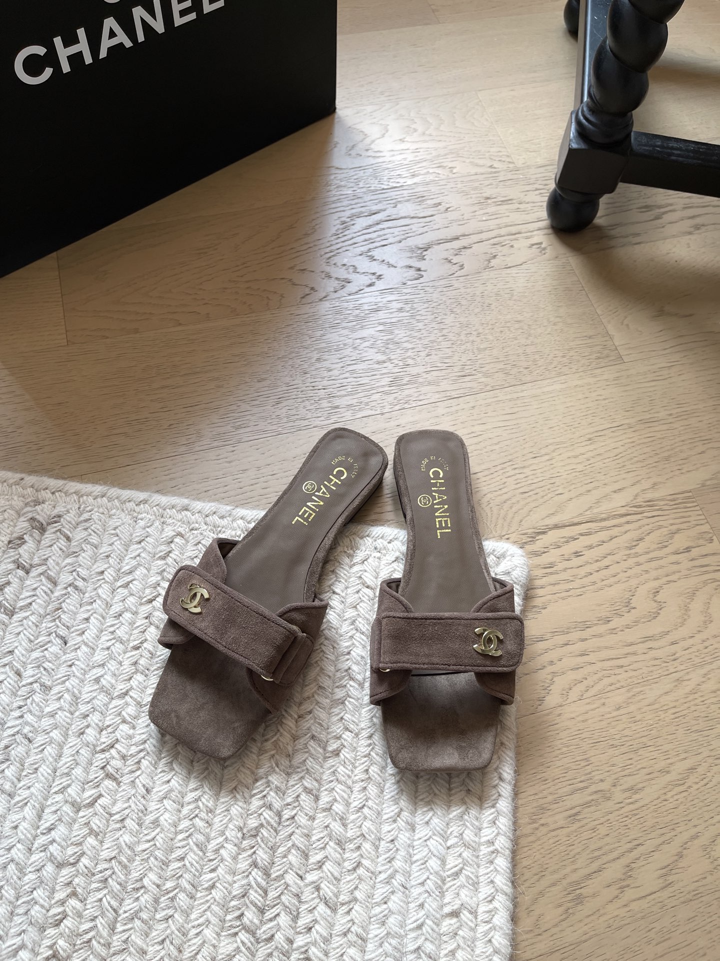Chanel Slides