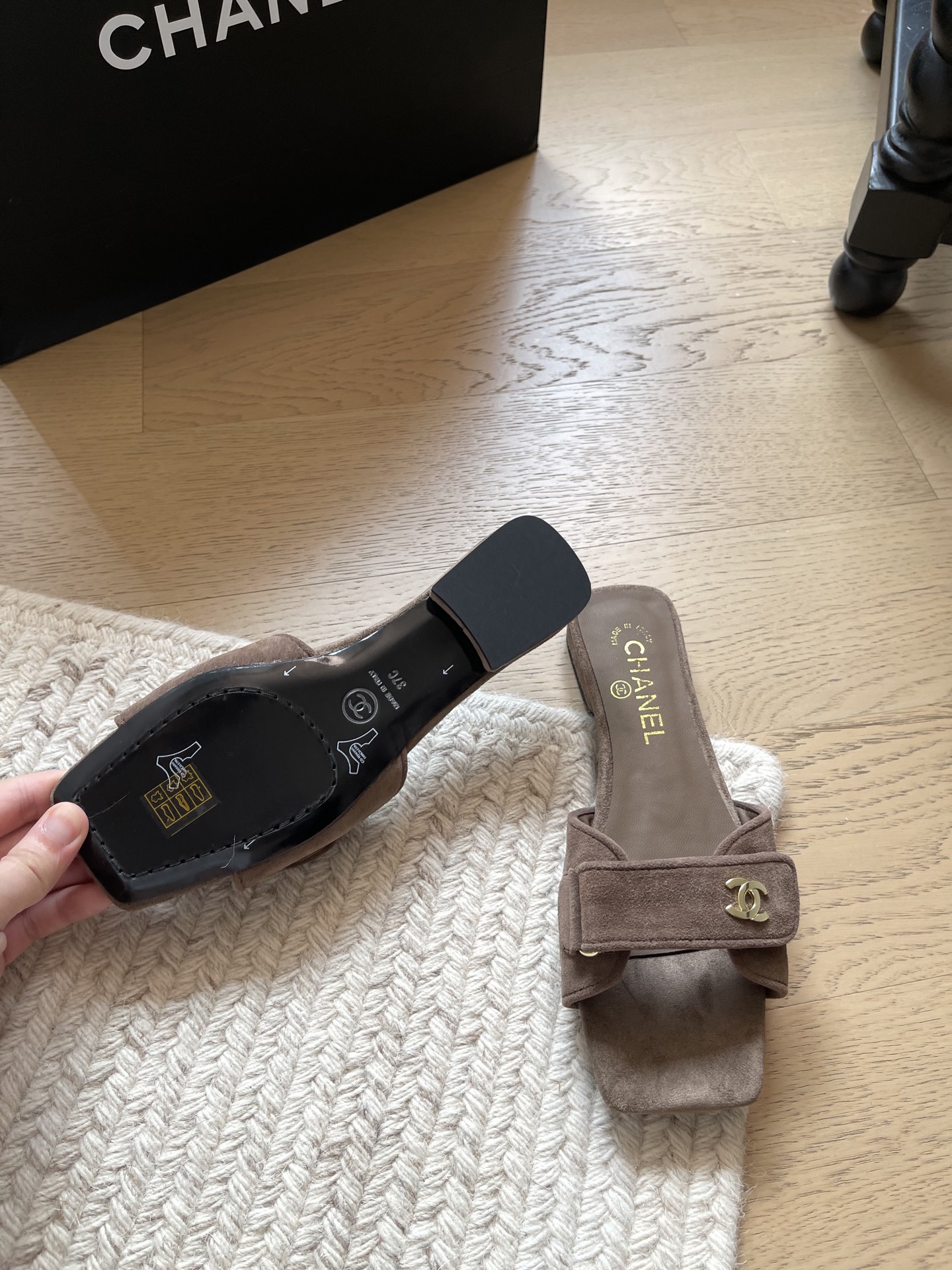 Chanel Slides