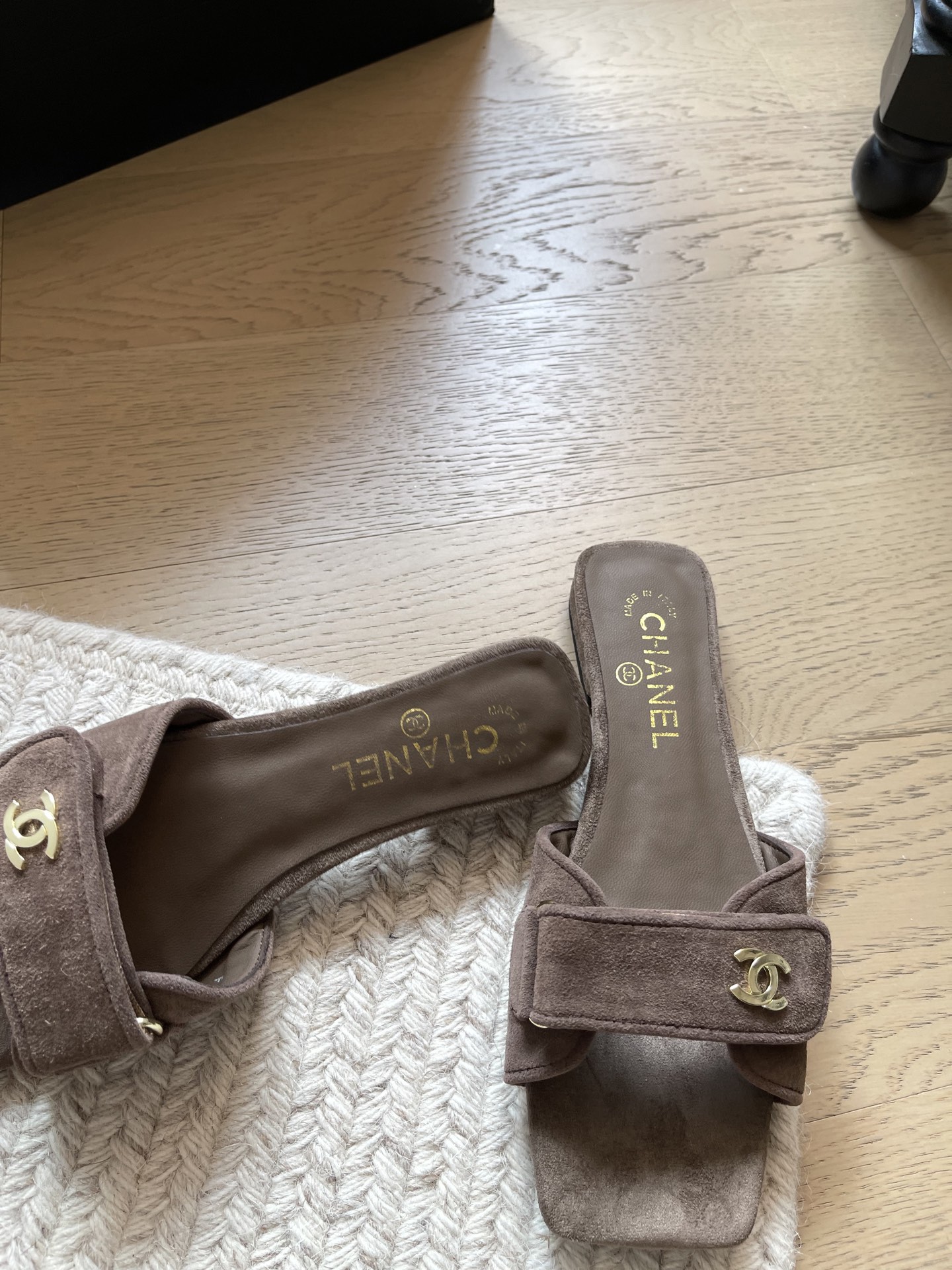 Chanel Slides