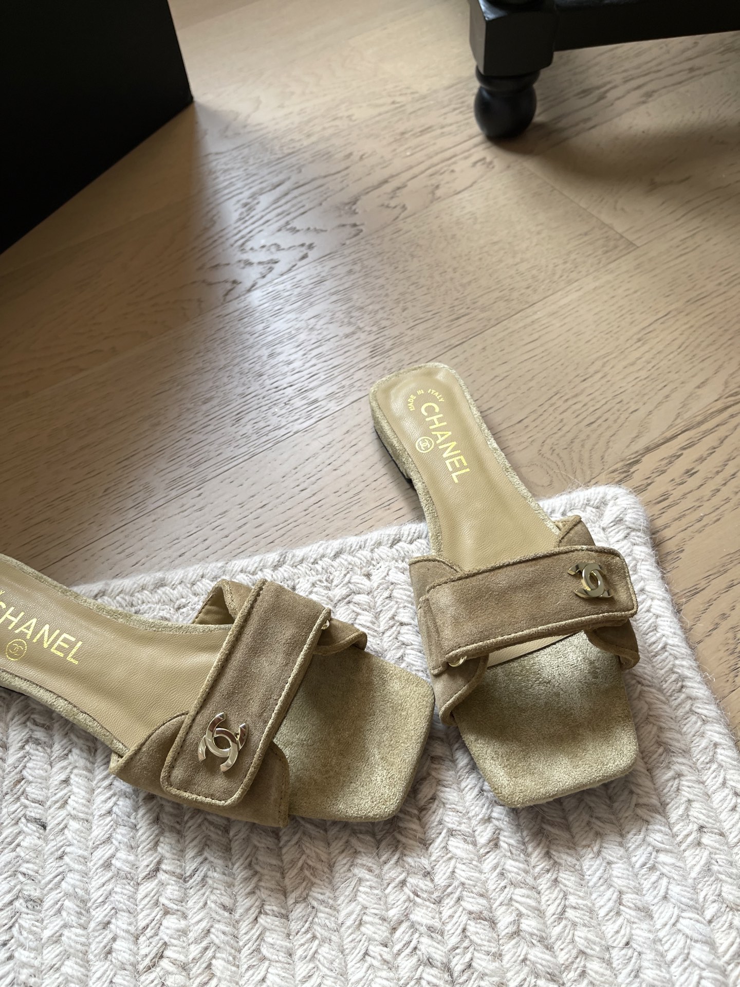 Chanel Slides
