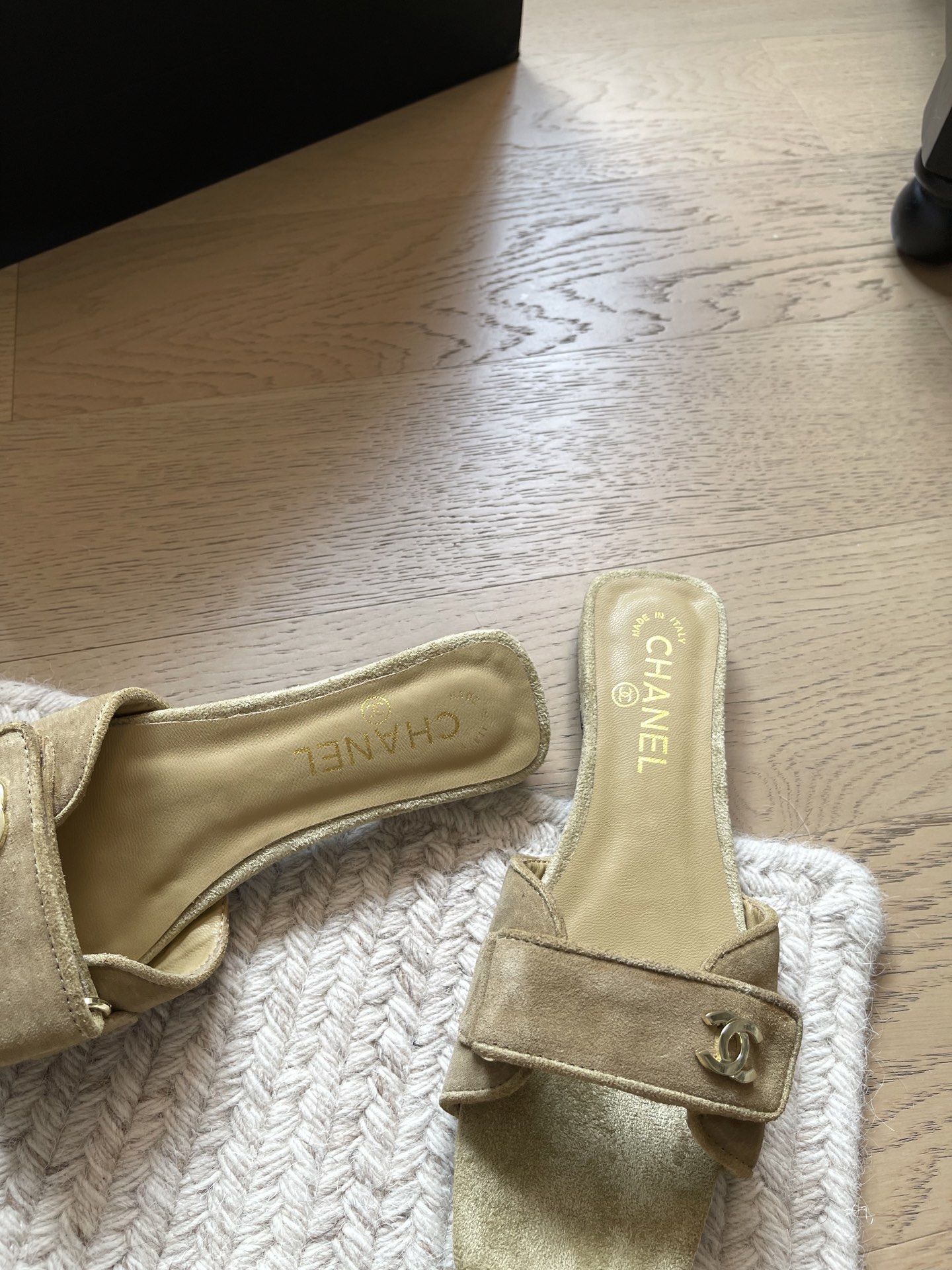 Chanel Slides