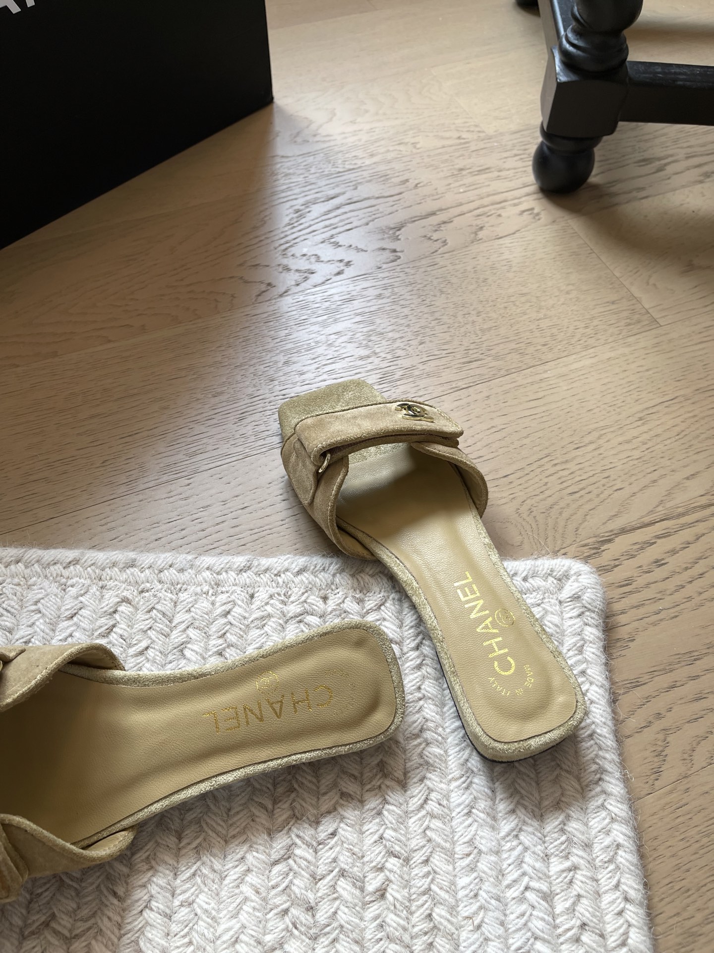 Chanel Slides
