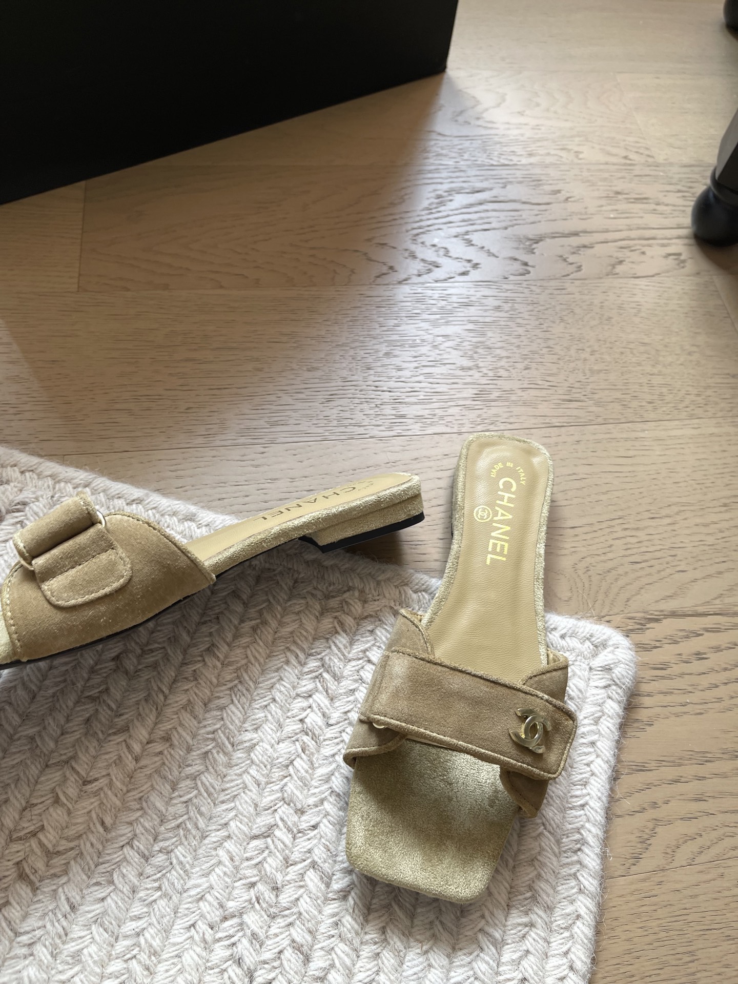 Chanel Slides