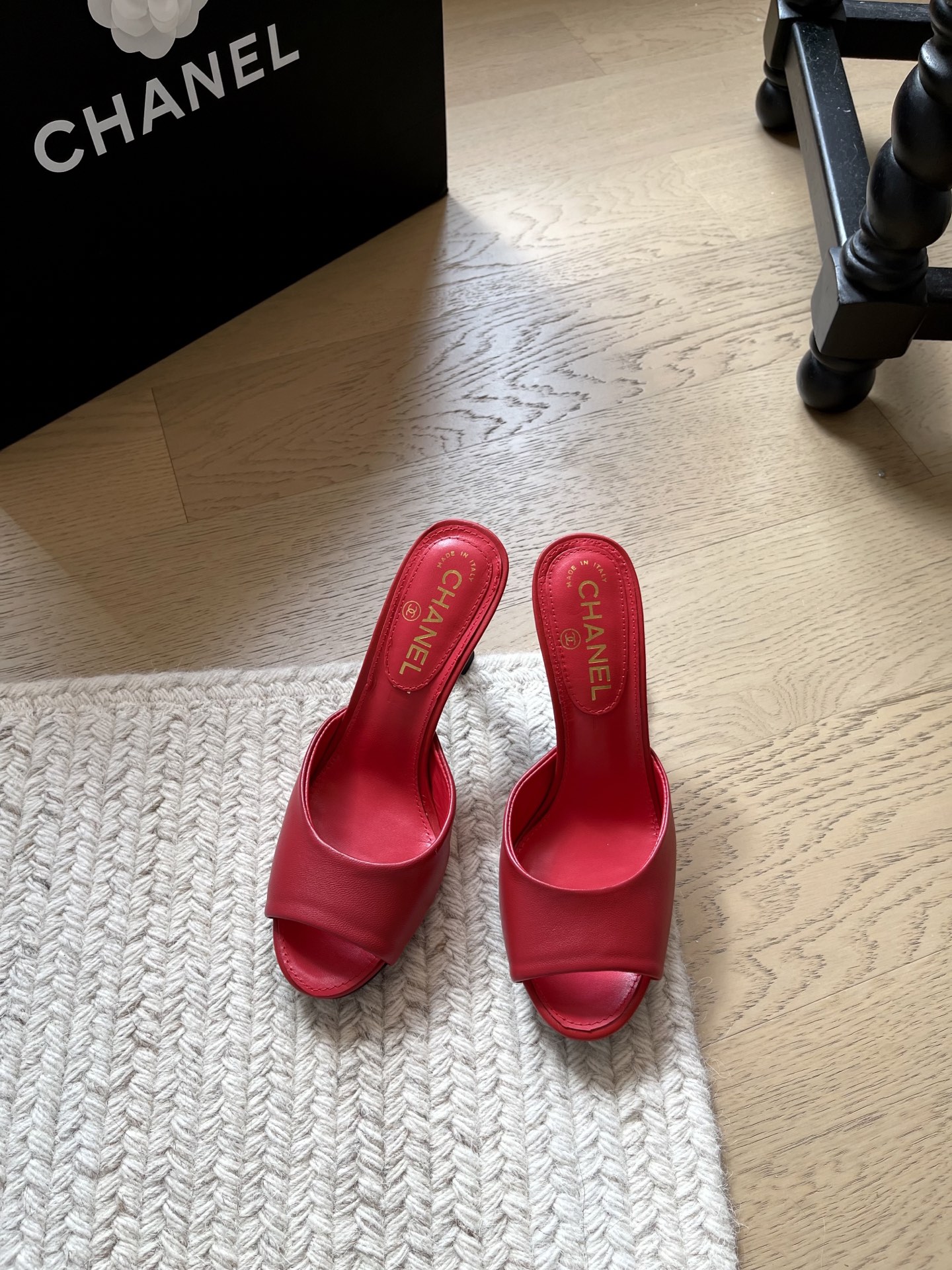 Chanel Slides
