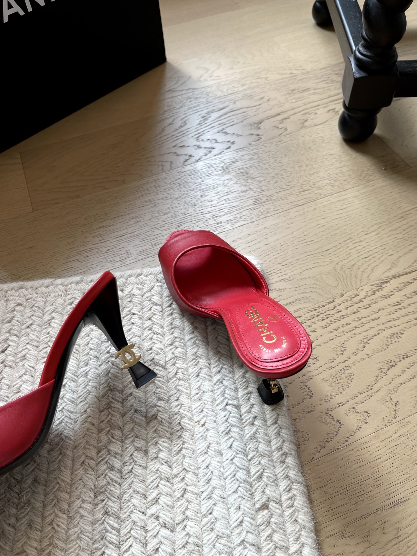 Chanel Slides