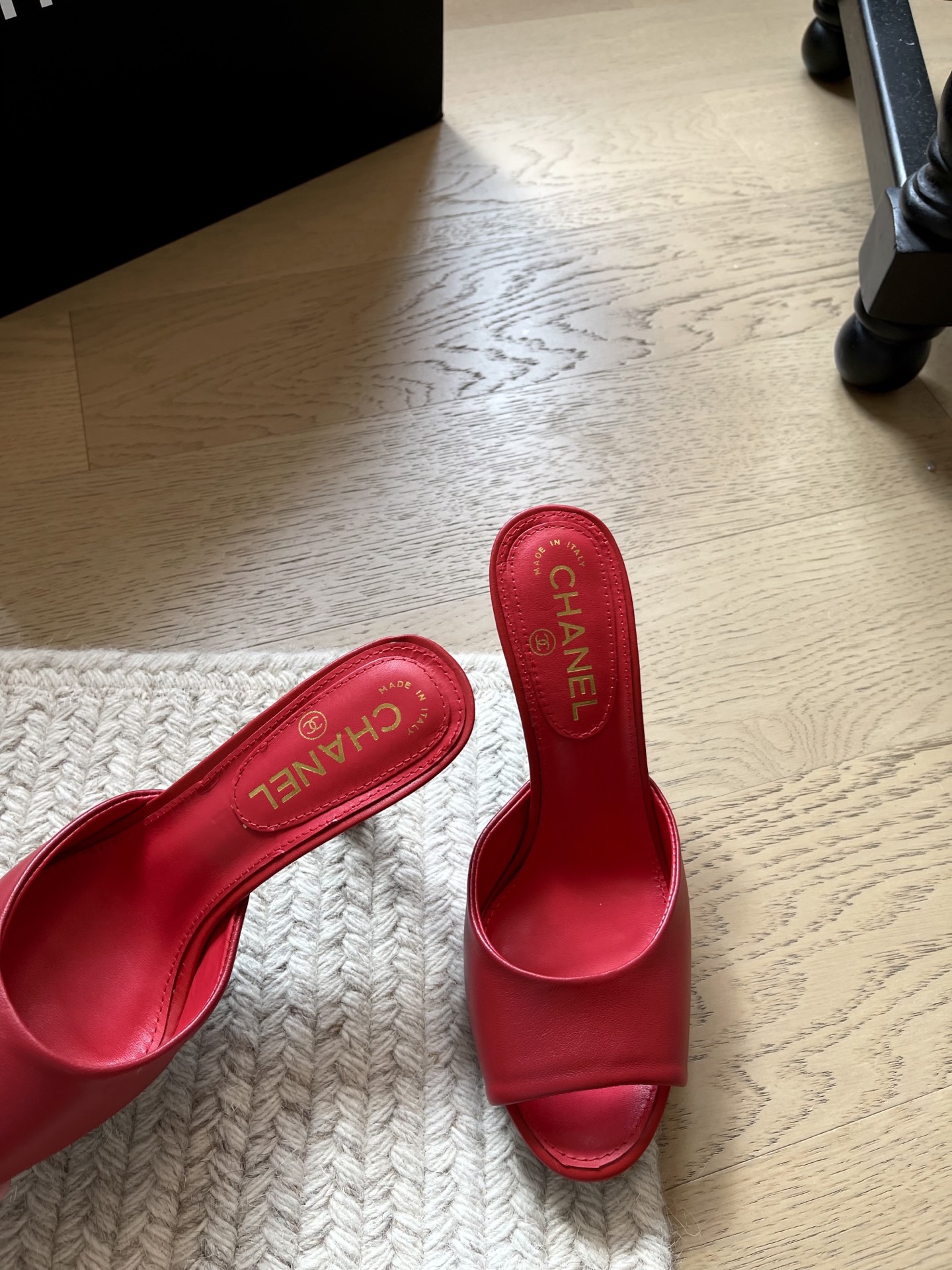 Chanel Slides