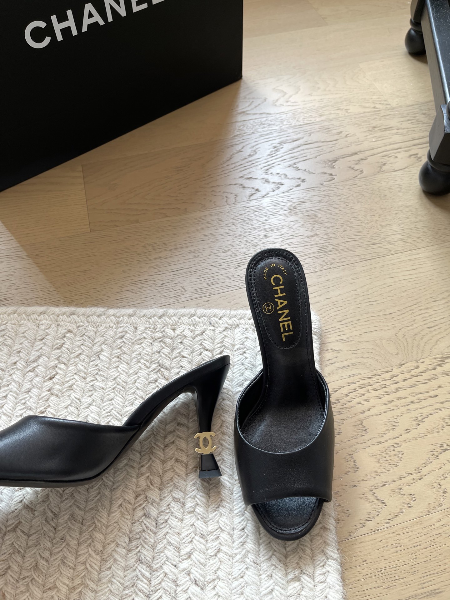 Chanel Slides