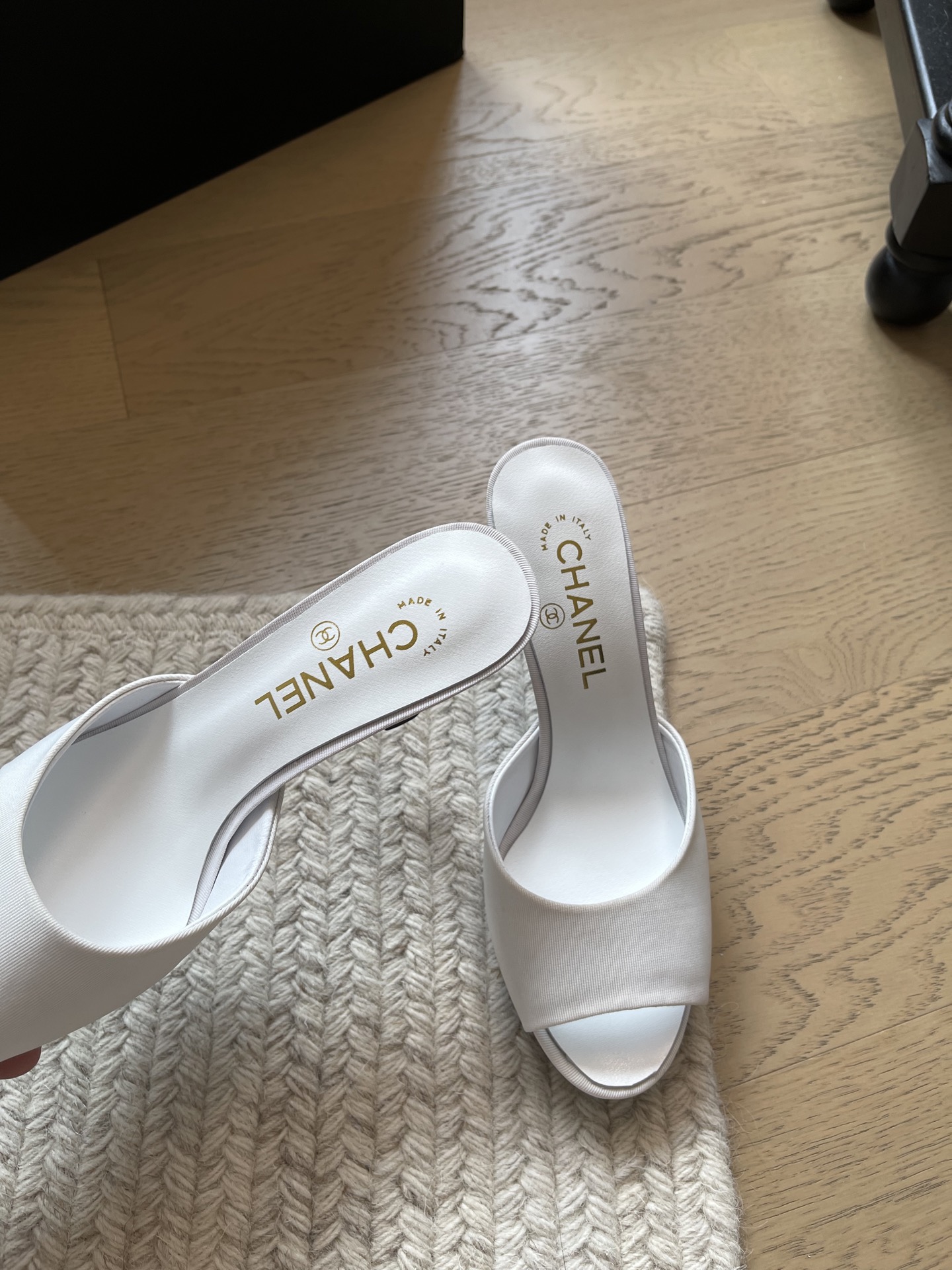 Chanel Slides