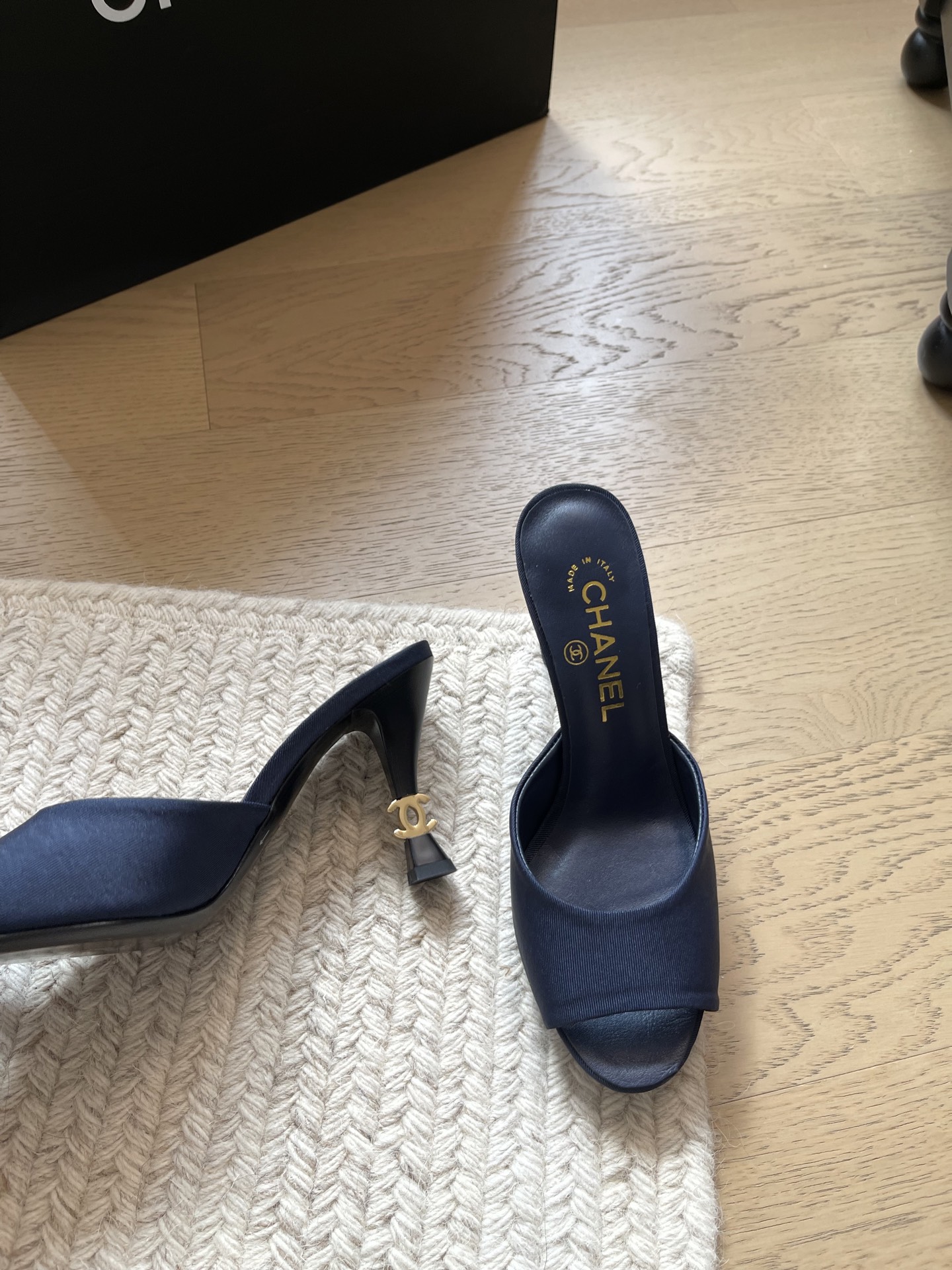 Chanel Slides