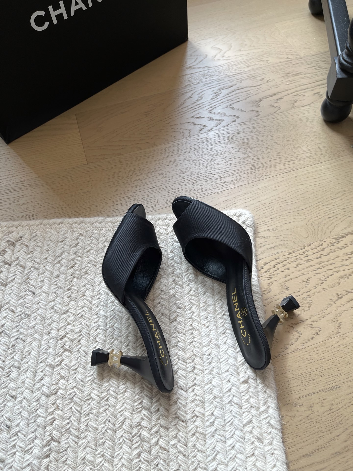 Chanel Slides