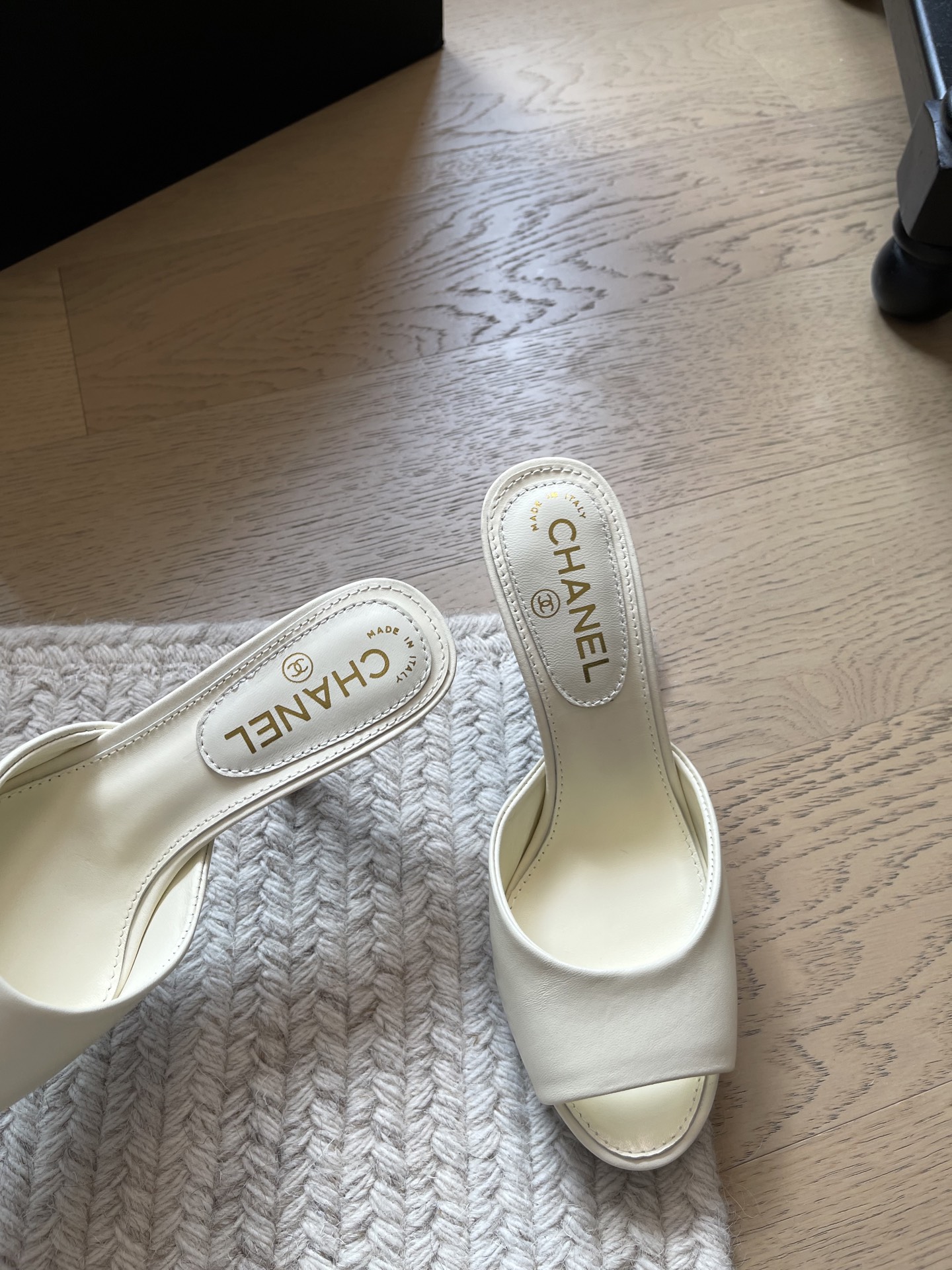 Chanel Slides