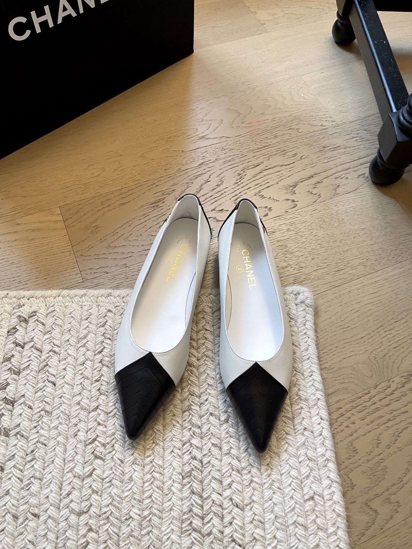 NO:884434,Chanel's new pointed-toe shoes, the top version!  Cowhide upper, sheepskin lining, genuine leather outsole, size 34-41 '34 40 41 customized, non-returnable, non-exchangeable', single shoes, chanel, cowhide, sheepskin, Leather soles19860909Chanel 新款尖头单鞋 顶级版本！ 鞋面牛皮 内里羊皮 真皮大底 码数34-41「34 40 41定制不退不换」,单鞋,chanel,cowhide,sheepskin,Leather soles,Women's Shoes