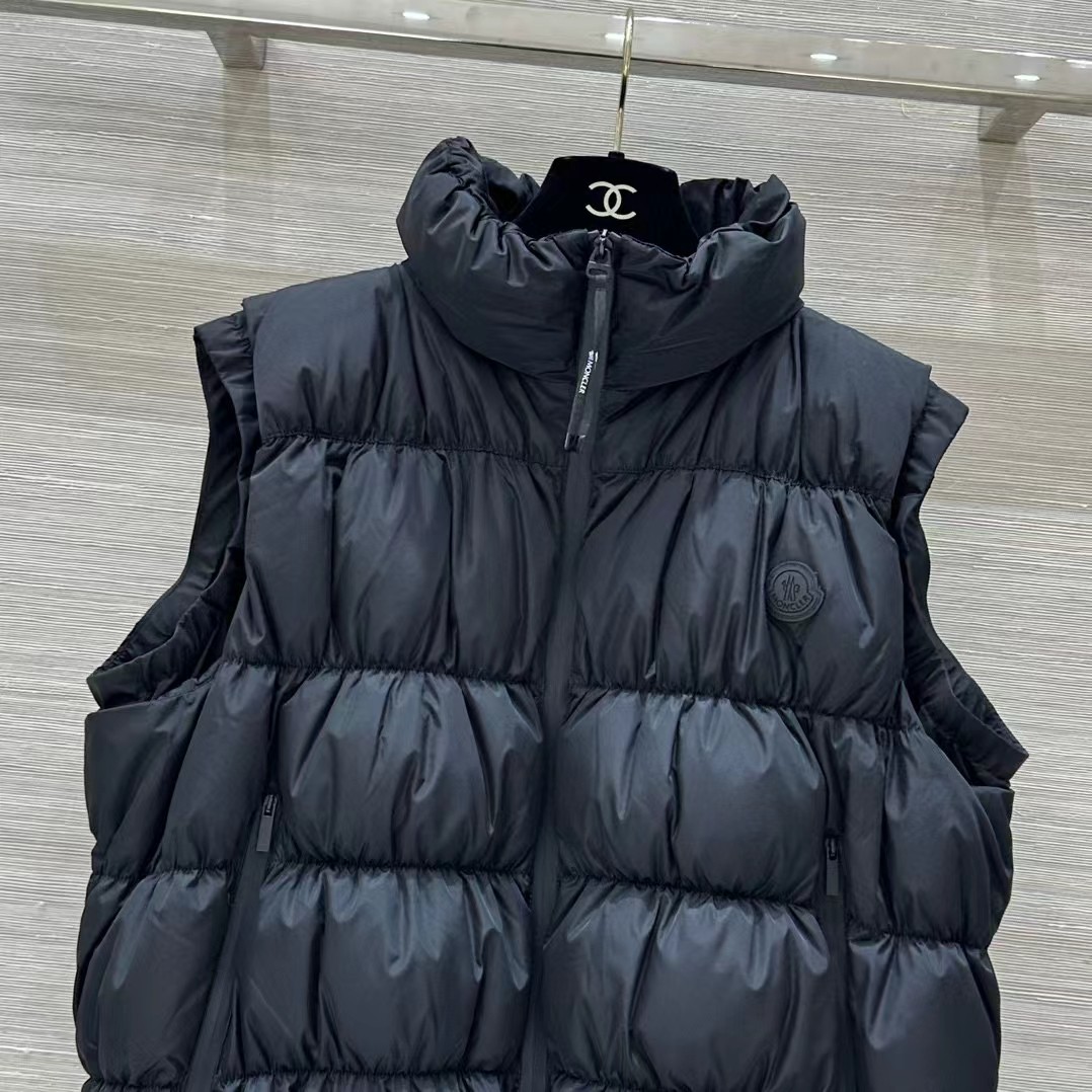 黑色粉色实拍图#moncler2024FW女士秋冬新款羽绒背心最新造型款褶皱设计很可爱呀颜色浅粉色黑色款