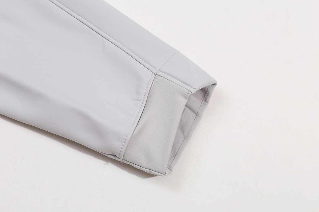 Patagonia Outdoor Zipper Jacket: Water-Resistant, Fashionable, Warm, and Stylish - 图片 4