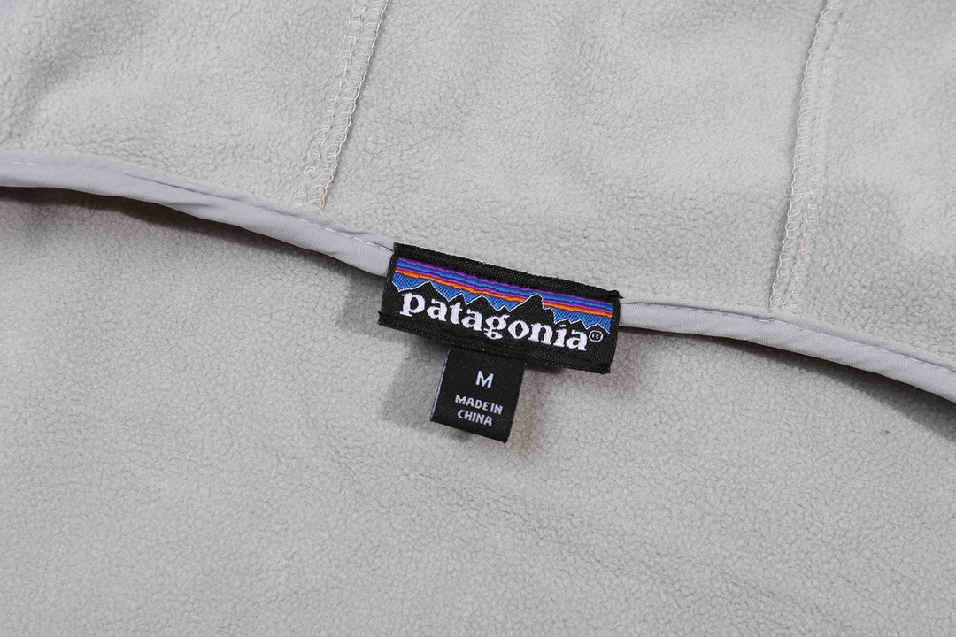 Patagonia Outdoor Zipper Jacket: Water-Resistant, Fashionable, Warm, and Stylish - 图片 5