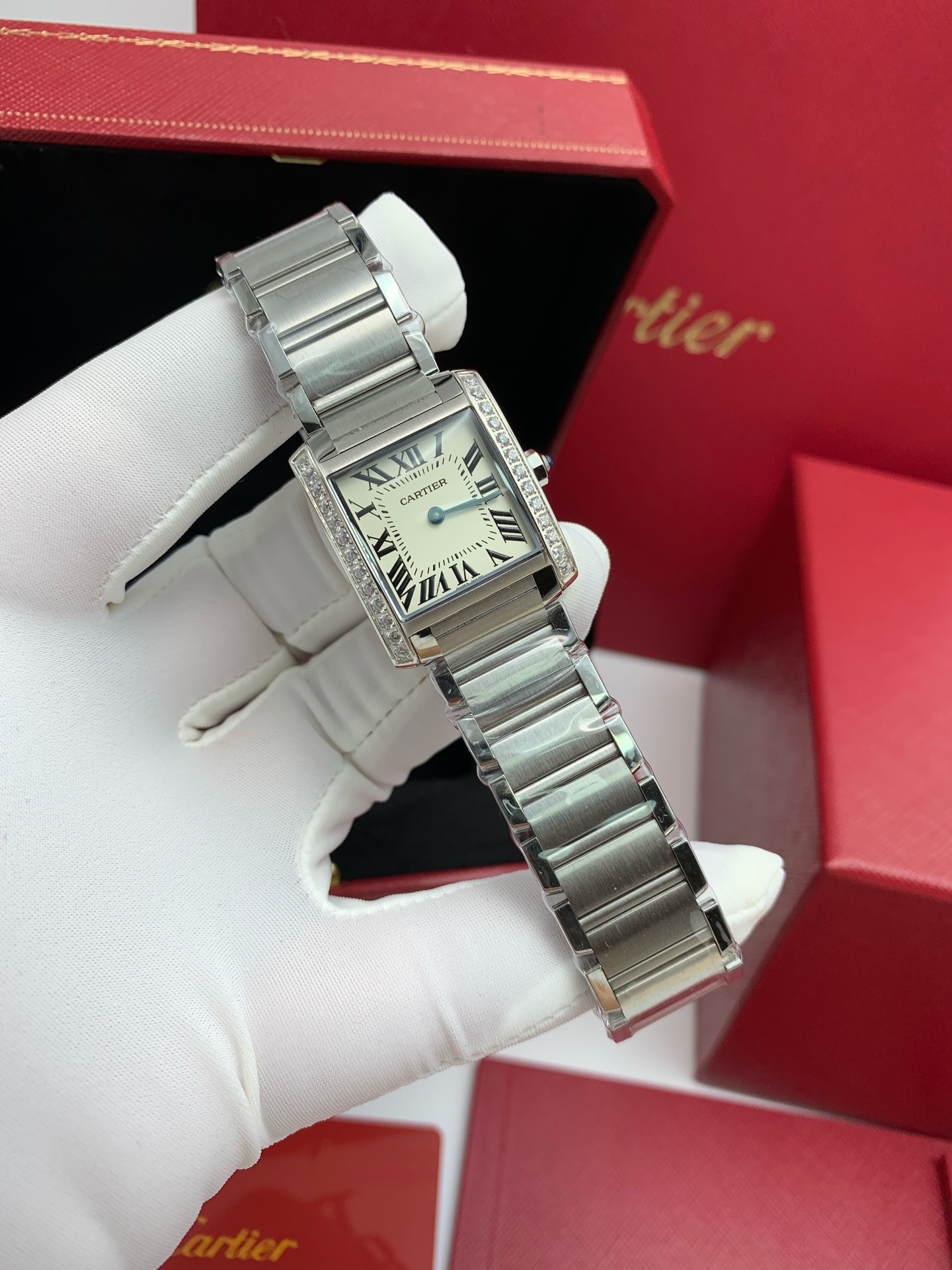 NO:393584,Diamonds with Romanesque, classics are never out of date,19860909钻石搭配罗马文,经典永不过时、,,Watch