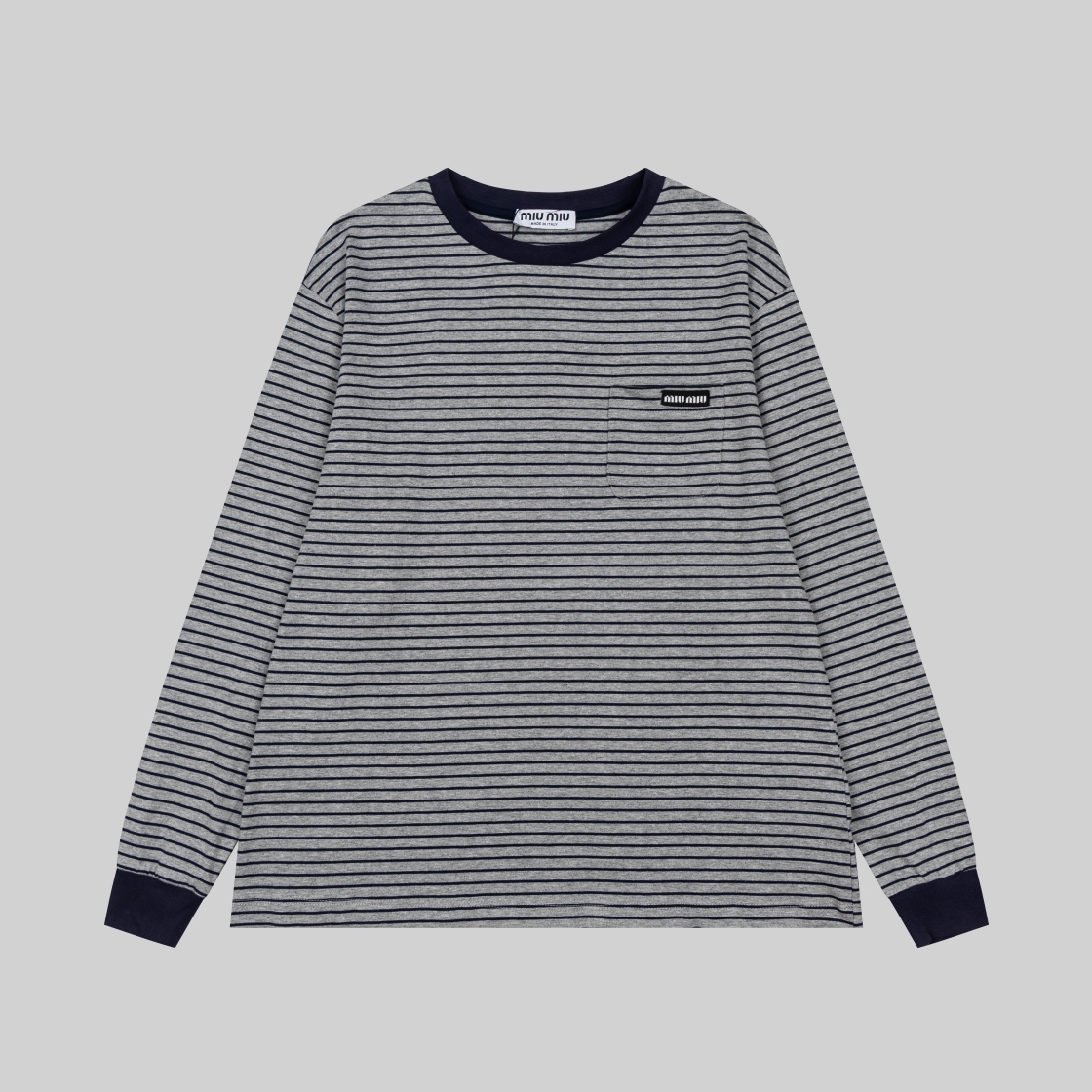 חולצת טי שרוול ארוך מפוספסת Miu Miu לגברים – אפור כחול