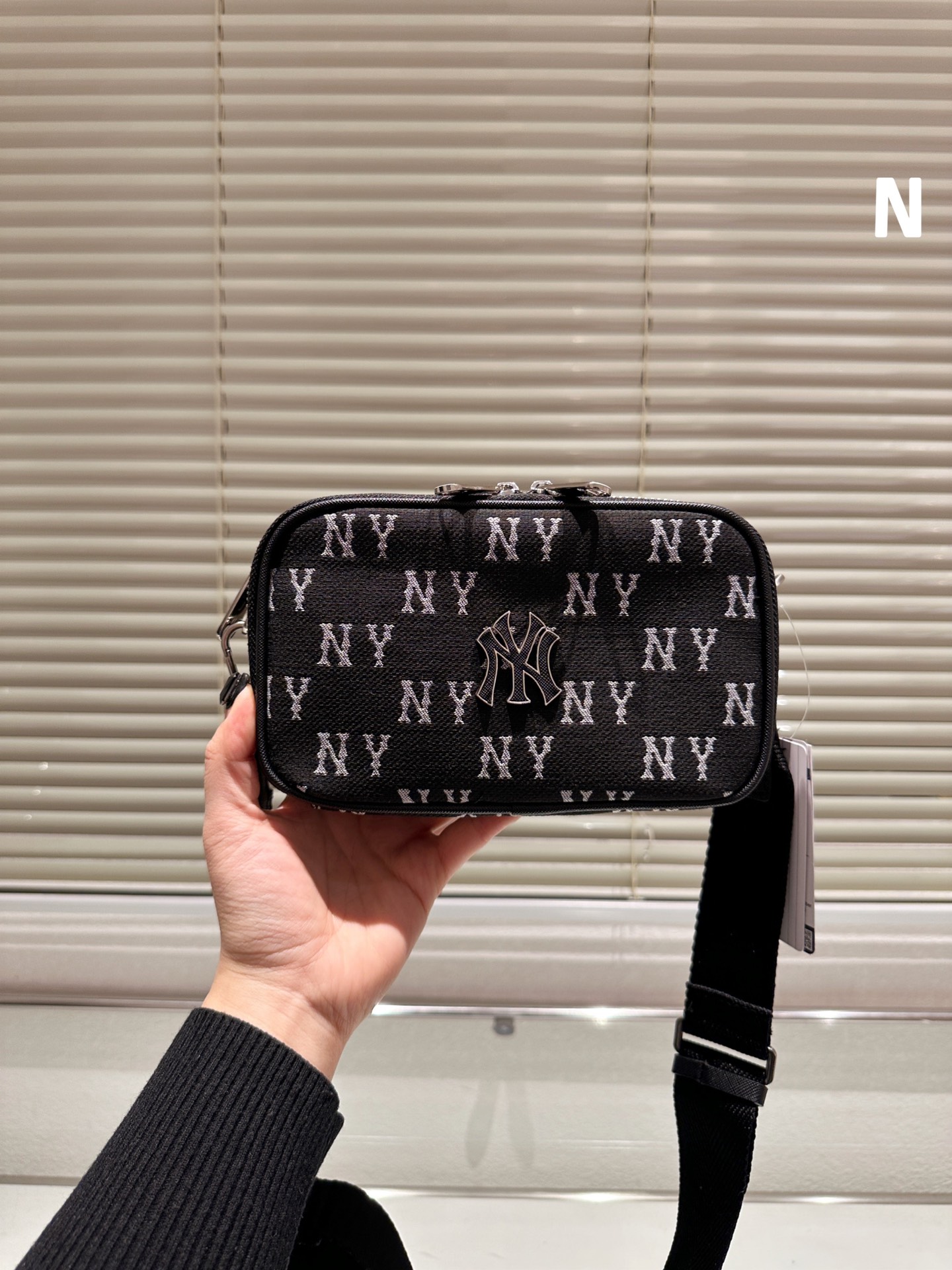 MLB NY canvas camera, one-shoulder-backed couples’ leisure camera bag, Yankees, old flower bag, size 19 cm