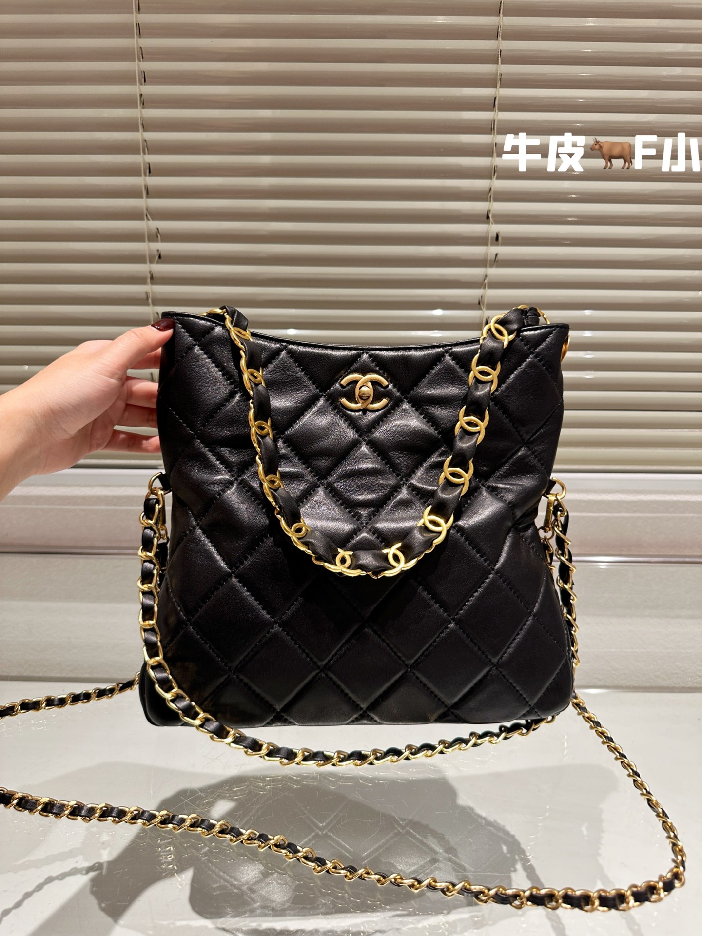 AAAA
 Chanel Crossbody & Shoulder Bags Wholesale China
 Black Cowhide Vintage Chains
