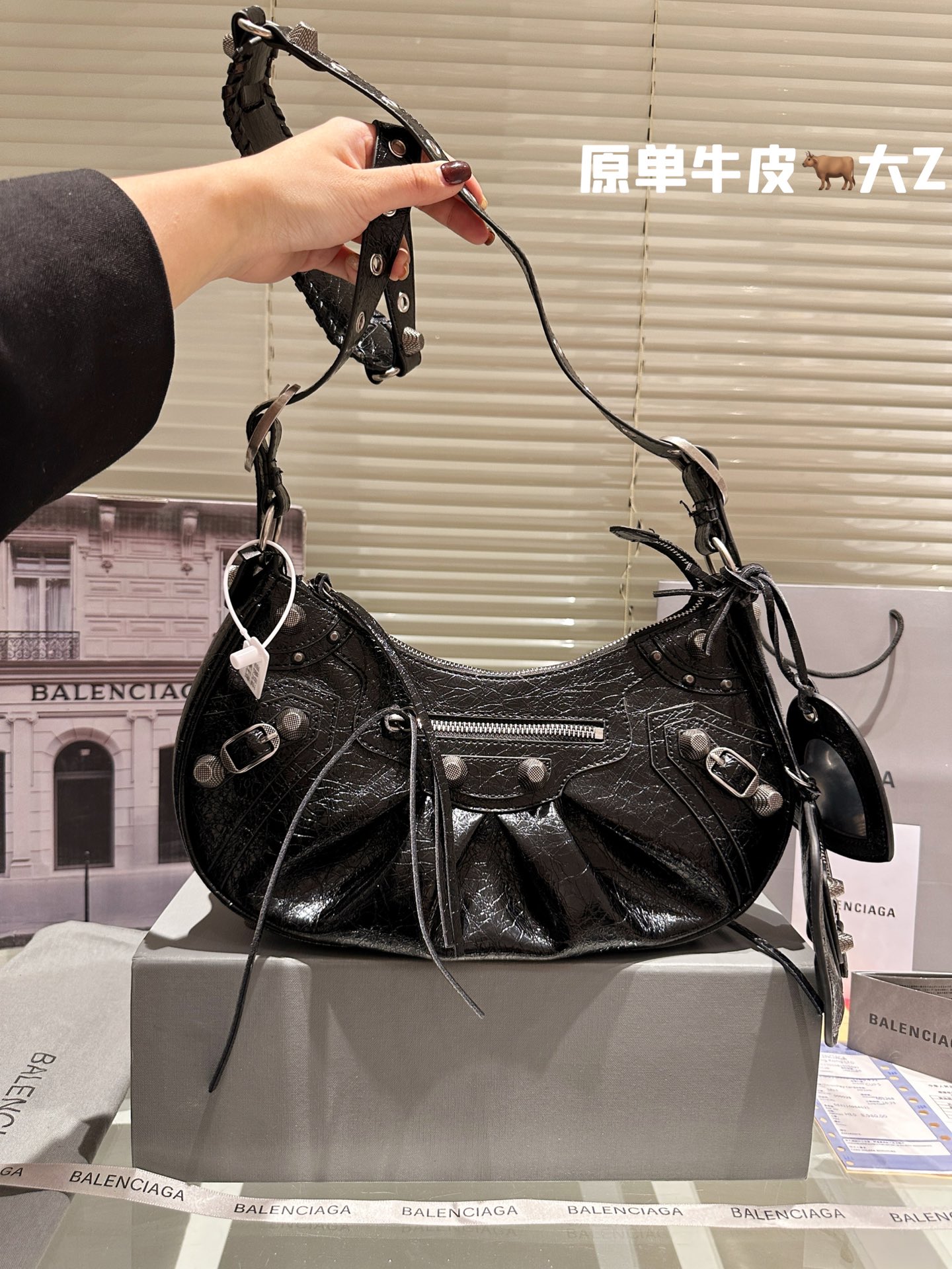 Where Can I Find
 Balenciaga Le Cagole Crossbody & Shoulder Bags Fake Designer
 Cowhide Motorcycle