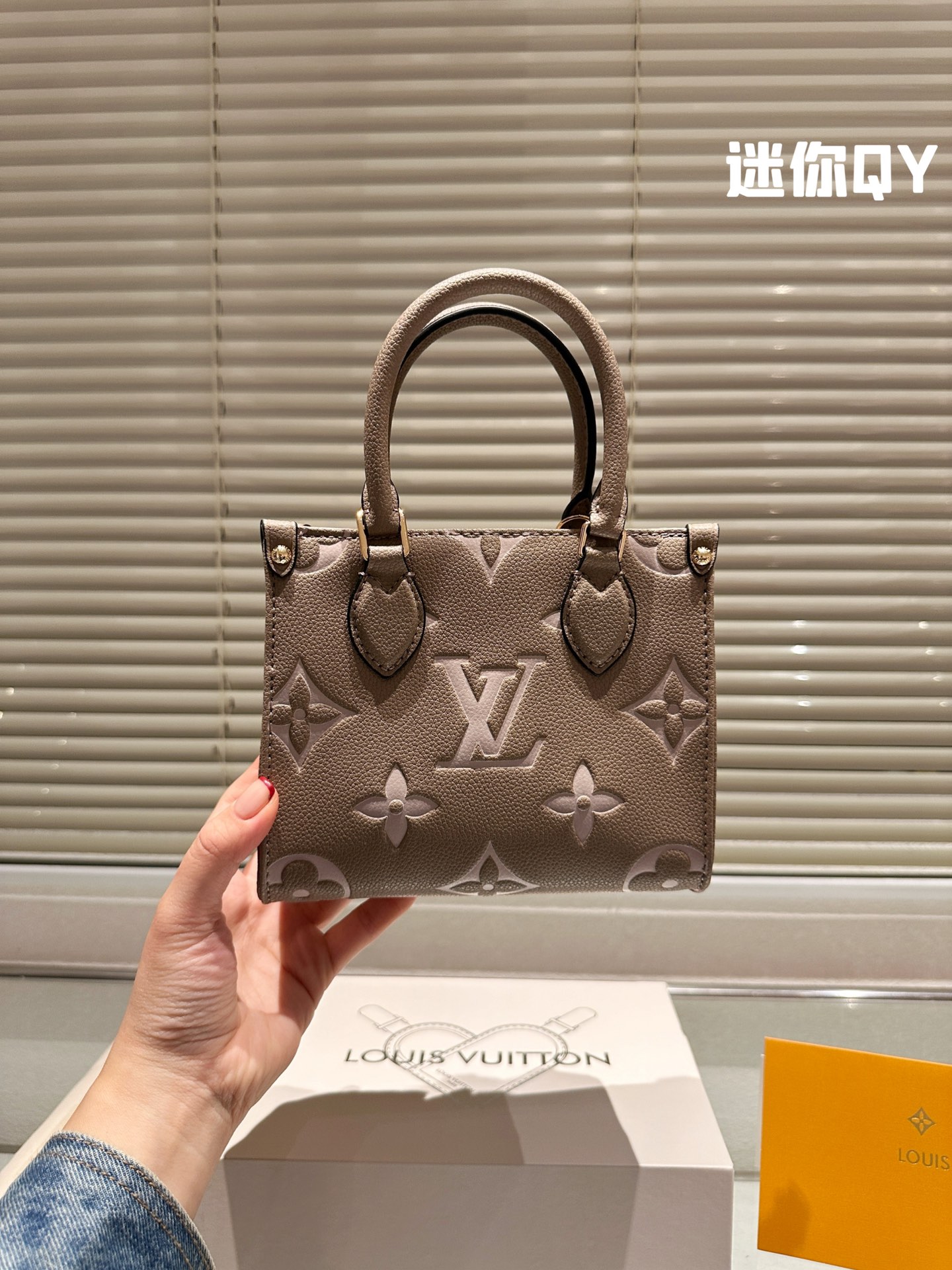 Louis Vuitton LV Onthego Tote Bags Elephant Grey Cowhide Fashion