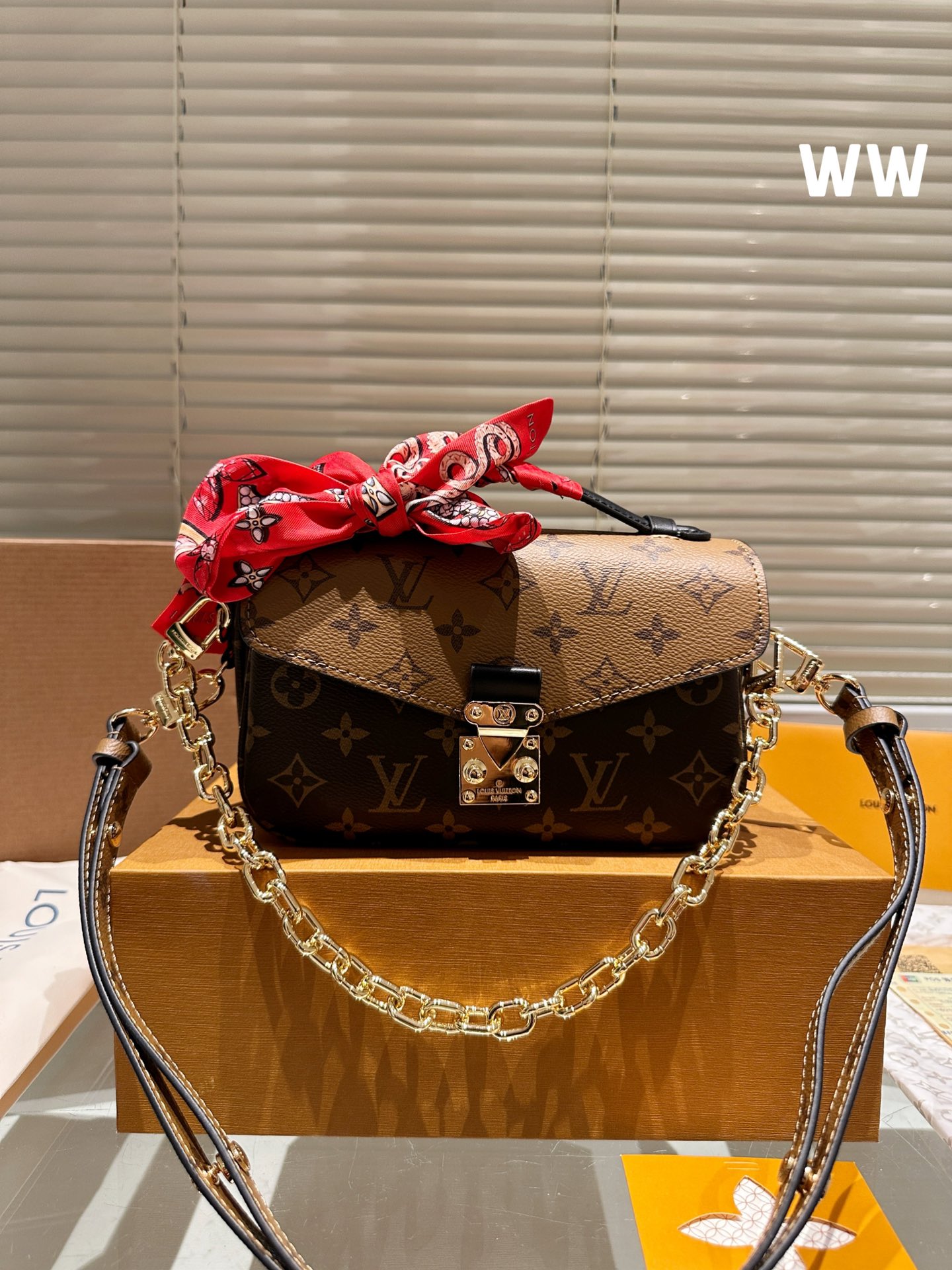 Passen Sie die Replik für beste Qualität an
 Louis Vuitton Taschen Umhängetaschen  & Schultertaschen Winterkollektion Ketten