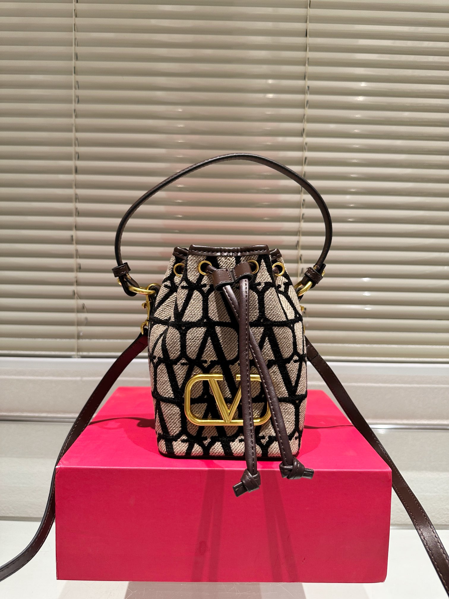 Valentino Bucket Bags Fashion