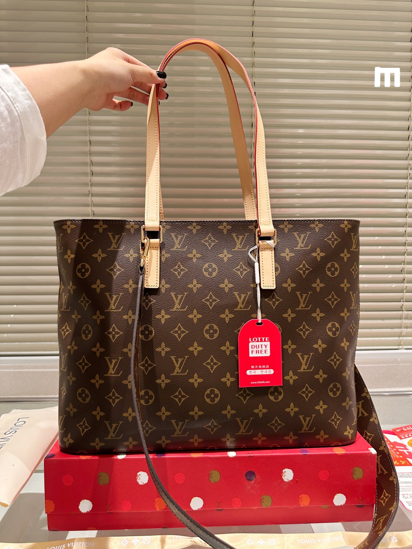Online China
 Louis Vuitton Buy Handbags Crossbody & Shoulder Bags Gold Yellow Unisex Cowhide