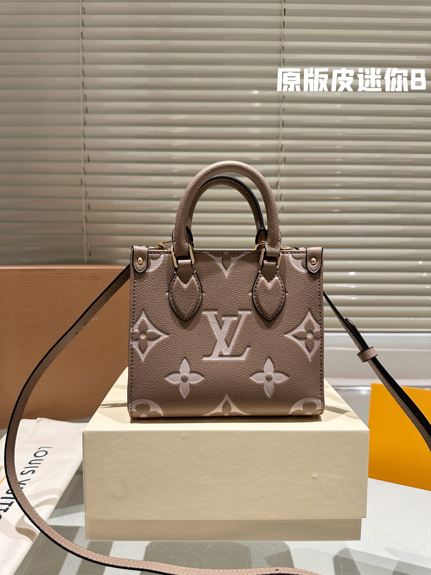 Louis Vuitton LV Onthego Taschen Tragetaschen Elefant Grey Grau Rindsleder Fashion