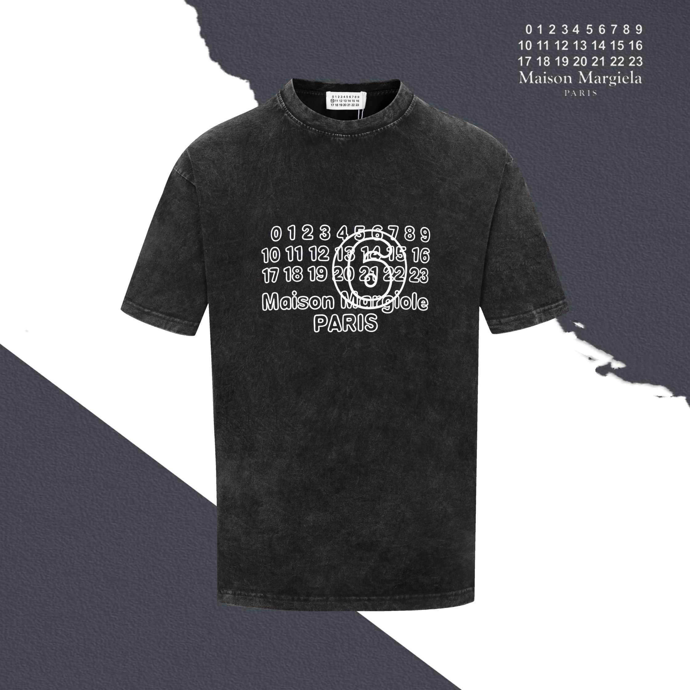 Noir délavé, modèle S040 Maison Margiela t-shirt col rond avec logo imprimé en lettres sur la poitrine. Impression, emb…