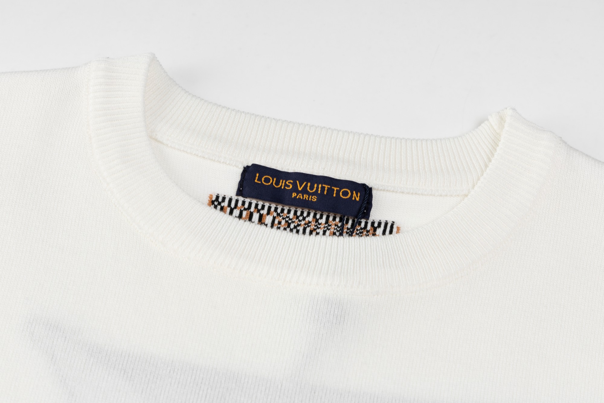 Louis Vuitton Camiseta de Punto con Logo Bordado 'End Goal' para Hombre/Mujer 5 a1745689635517 6034