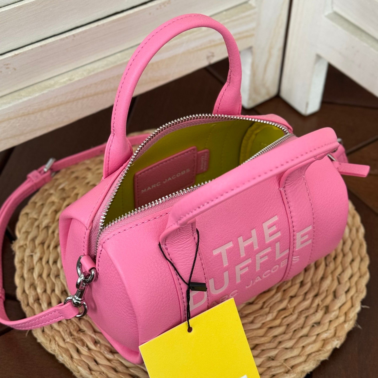 Marc Jacobs 粉色 Mj圆筒包3⃣ 色 尺寸:20*12*12