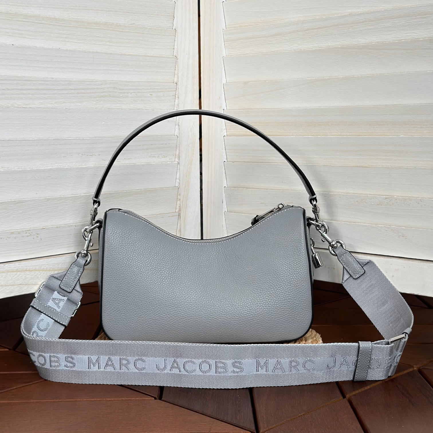 Marc Jacobs ～牛皮斜挎包月光灰大号28*11*17cm