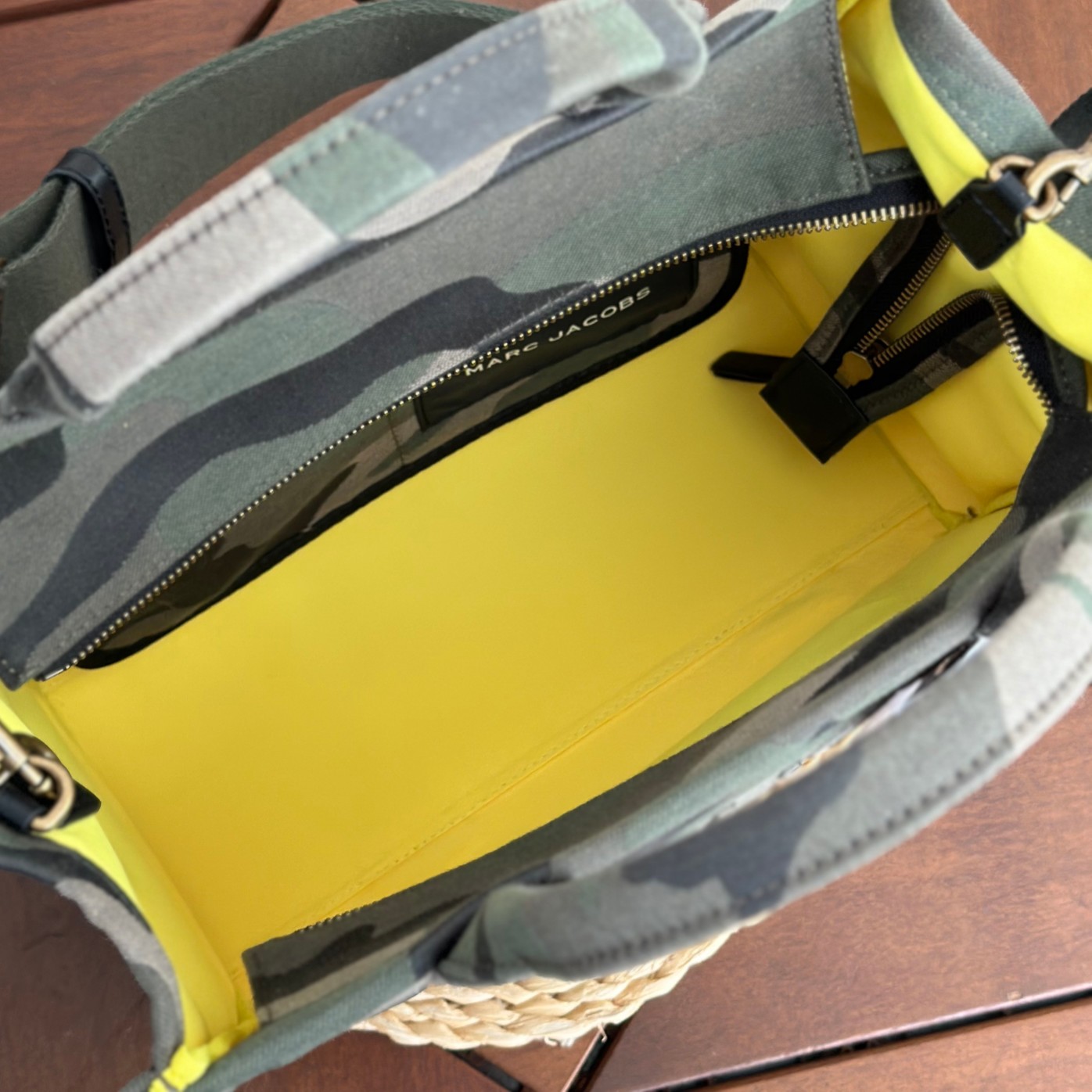 Marc Jacobs 迷彩色托特小号33cm
