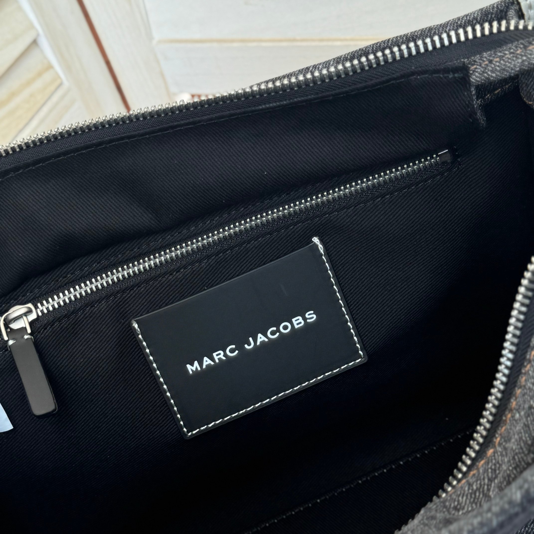 Marc Jacobs ～新款链条托特 水洗牛仔黑