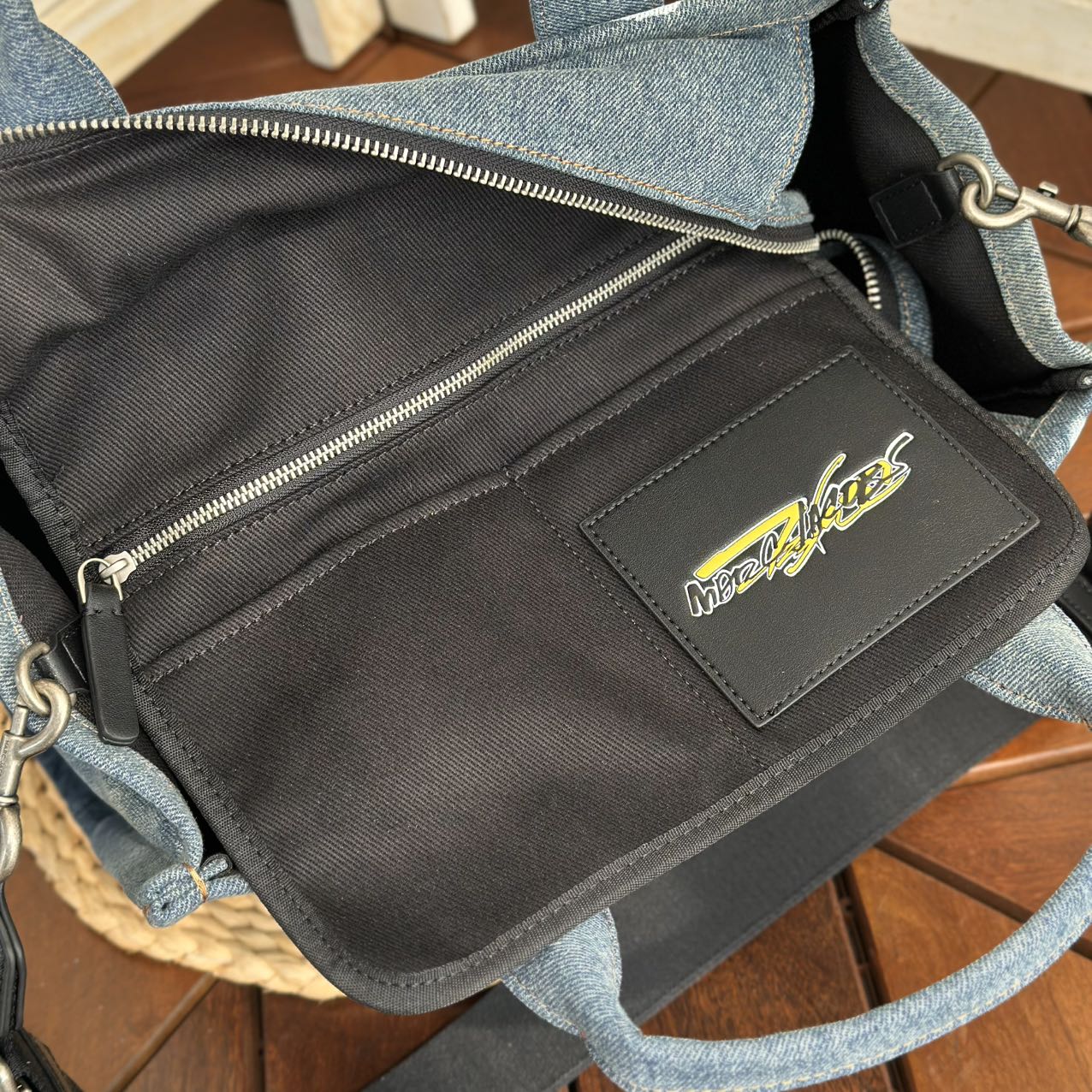 Marc Jacobs 新款牛仔涂鸦限定联名款