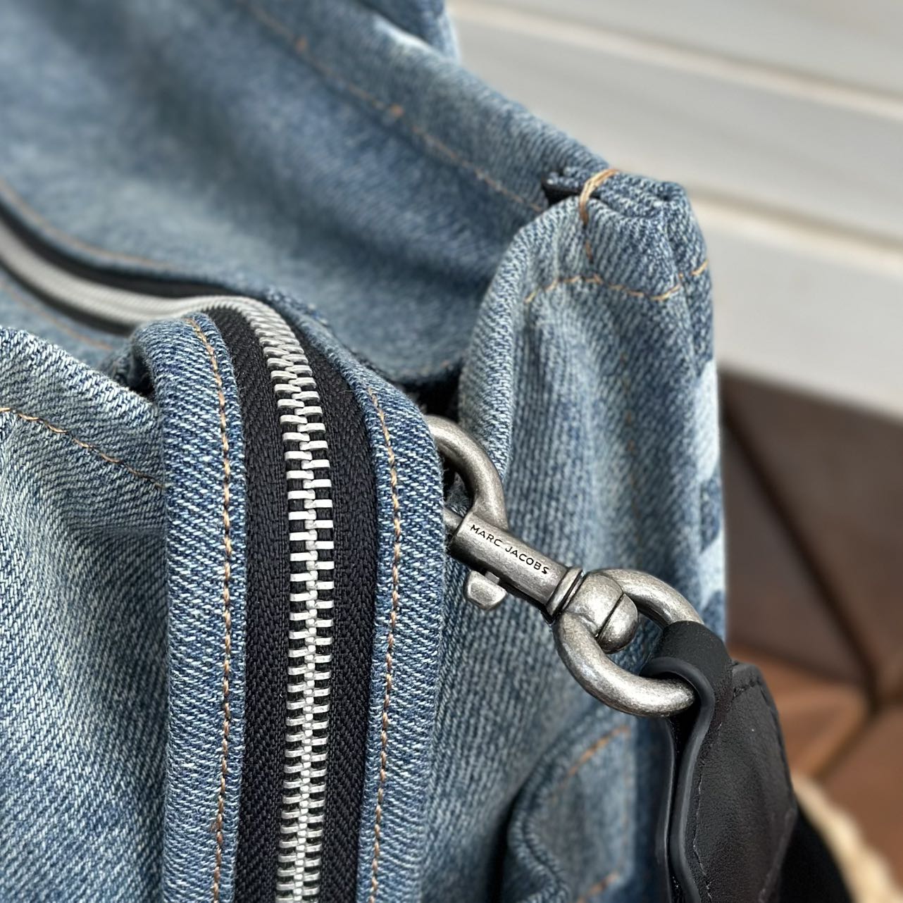 Marc Jacobs 新款牛仔涂鸦限定联名款