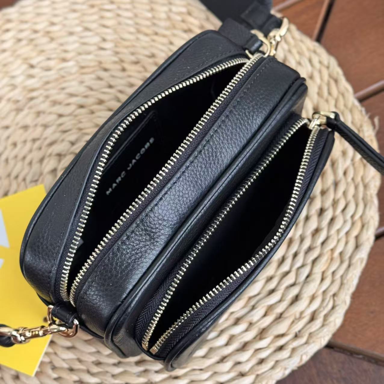 Marc Jacobs ～新款双层斜挎包黑色