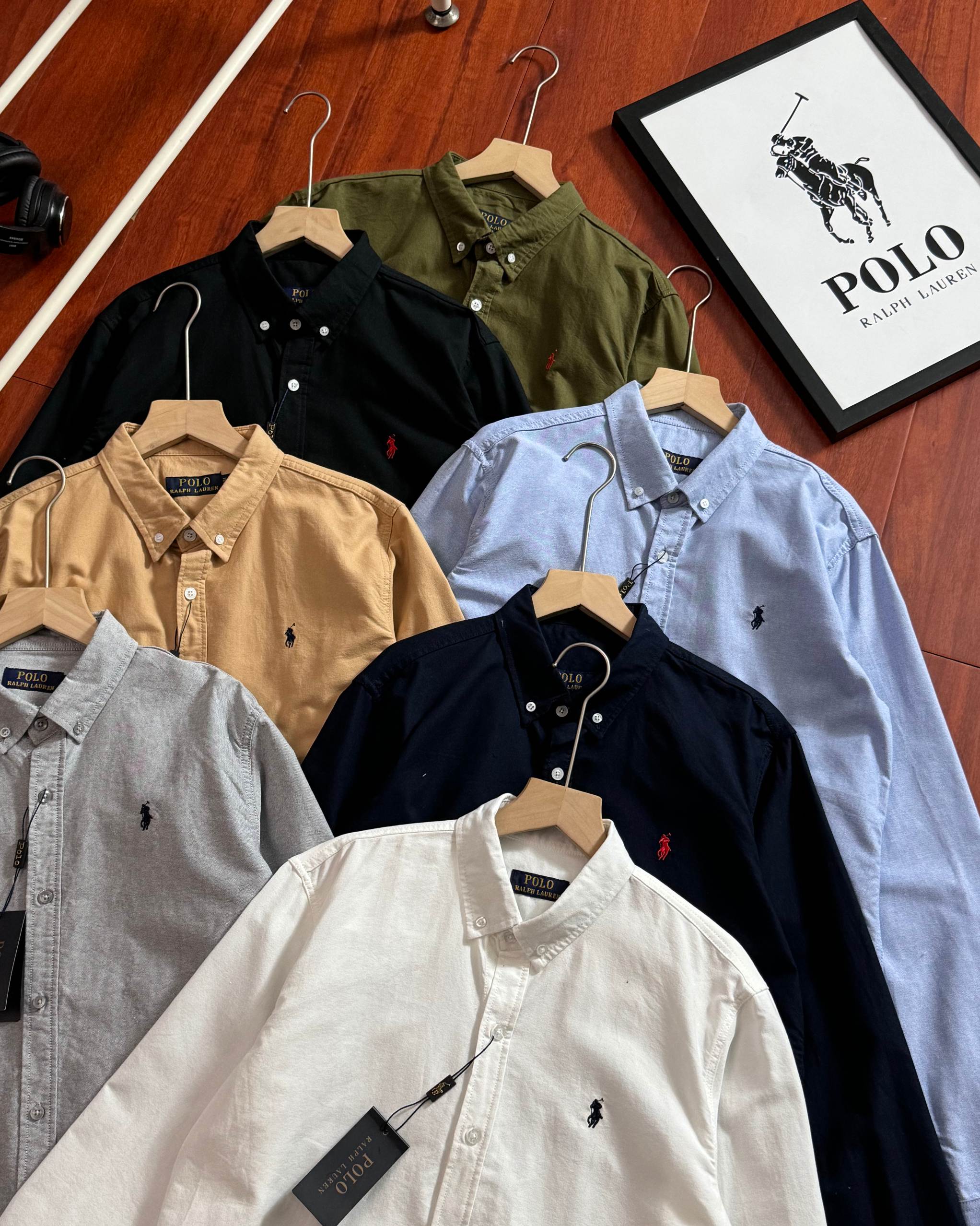 💰135高品质
Ralph Lauren/拉夫劳伦Polo Sport长袖衬衫新款纯棉商务休闲衬衣中青年上衣
牛津纺面料舒服透气吸汗☆立体刺绣爆满。上身效果特别好看
好货不多说☆品质认准我家☆档次象征着一个男人绅士和内涵。
颜色: 白色 黑色 灰色 藏青色 浅蓝色
尺码:M-L-XL-XXL
尺码: M L XL XXL
肩宽 46 48 50 51
胸围 106 112 118 123
衣长 73 76 79 81
袖长 64.5 65 66.5 67
M 建议体重115-130
L 建议体重130-145
XL建议体重155-175
XXL建议体重180-198