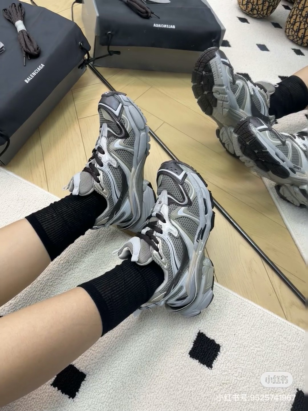 NO:174355,Model's foot pictures, dad's shoes19860909模特上脚图,老爹鞋,Women's Shoes