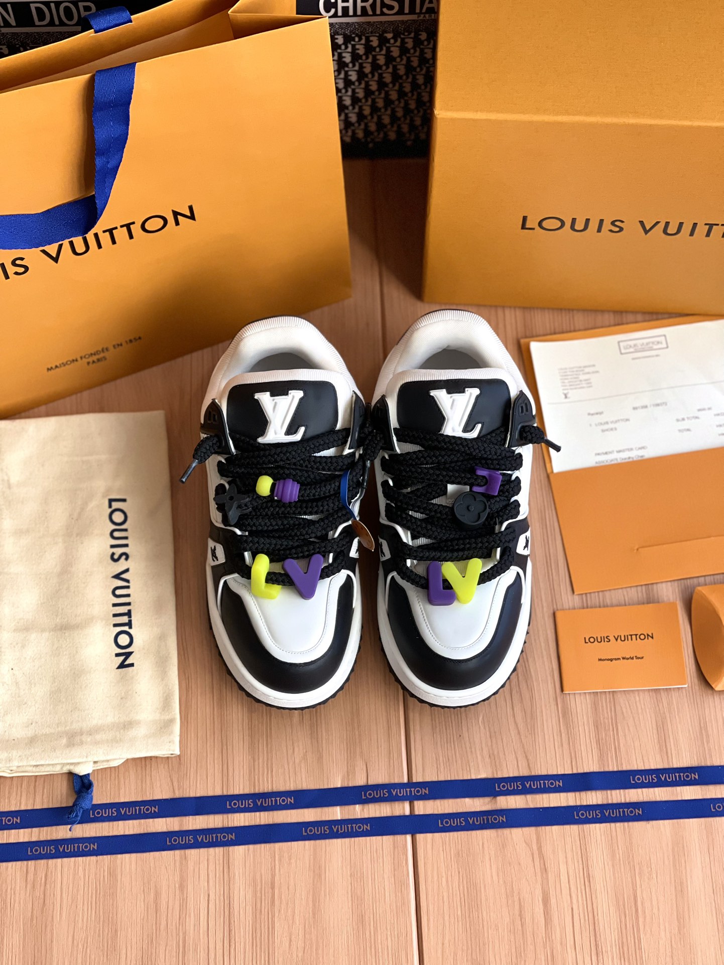 NO:235597,LV trainer Xiaopang Ding, the whole pair of shoes is purchased and developed by Zp, all customized materials, exclusive mold opening and sole, all details are shipped together, and even the packaging is the same as the genuine one. The size is 35-45, casual shoes/sports shoes, louis vuitton, sneakers19860909LV trainer小胖丁 整双鞋子采购Zp开发打造,全部定制材料,独家开模大底,细节全部对版出货,连包装也做到跟正品一样.码数35-45,休闲鞋/运动鞋,louis vuitton,sneakers,Women's Shoes