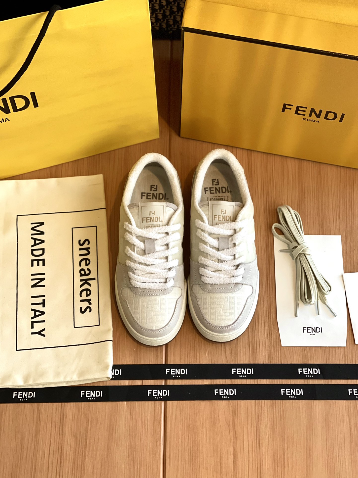 NO:173957,Fendi Match classic shoes are developed and developed by Zp, all customized materials, exclusive mold opening sole, all details are shipped together, and even the packaging is the same as the genuine one. Size: Women 35-40 Men 39-44, casual shoes/sports shoes, fendi, sneakers19860909Fendi Match经典款整双鞋子采购Zp开发打造,全部定制材料,独家开模大底,细节全部对版出货,连包装也做到跟正品一样.码数:女35-40 男39-44,休闲鞋/运动鞋,fendi,sneakers,Women's Shoes