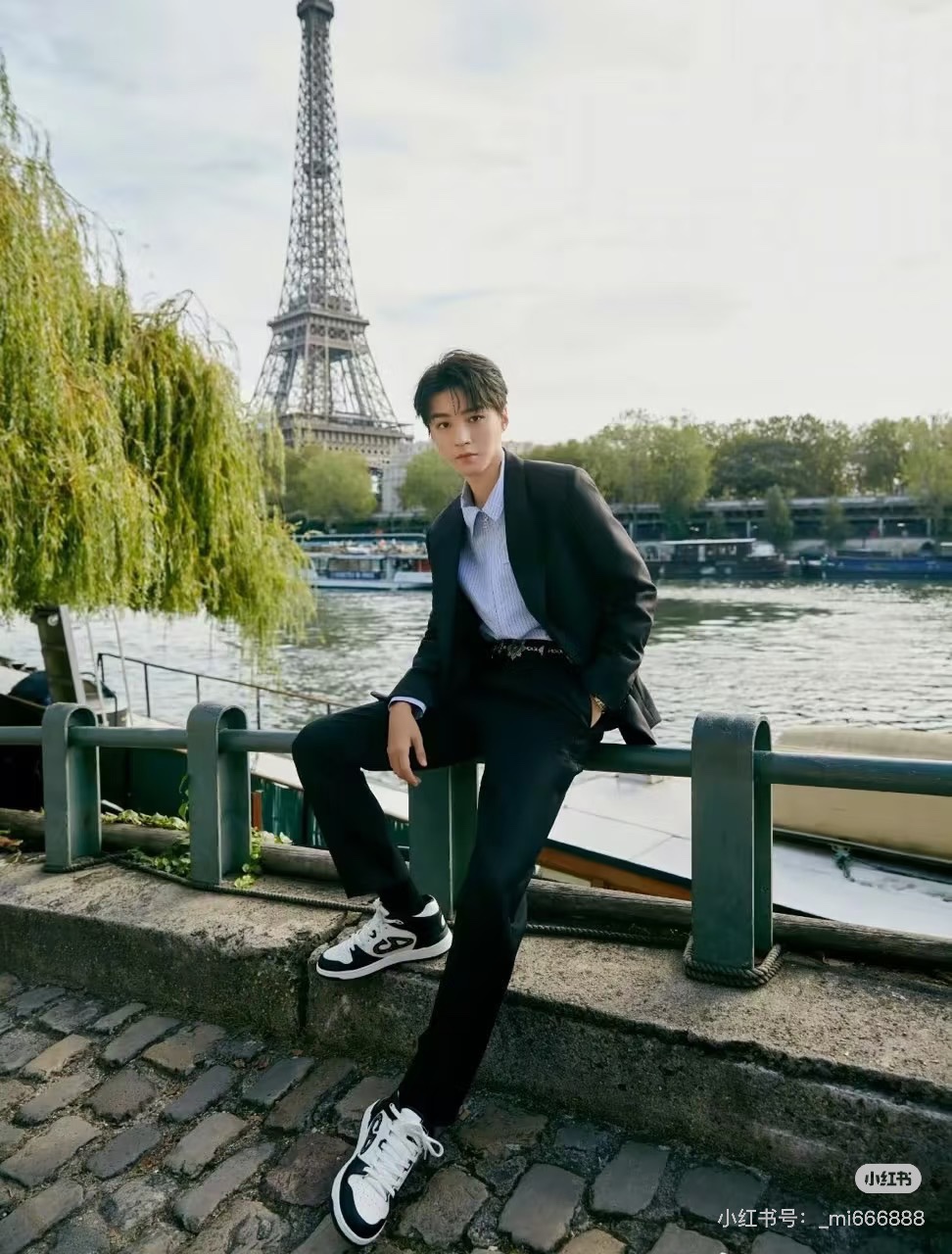 NO:173984,Model foot pictures, casual shoes/sports shoes, sneakers19860909模特上脚图,休闲鞋/运动鞋,sneakers,Women's Shoes