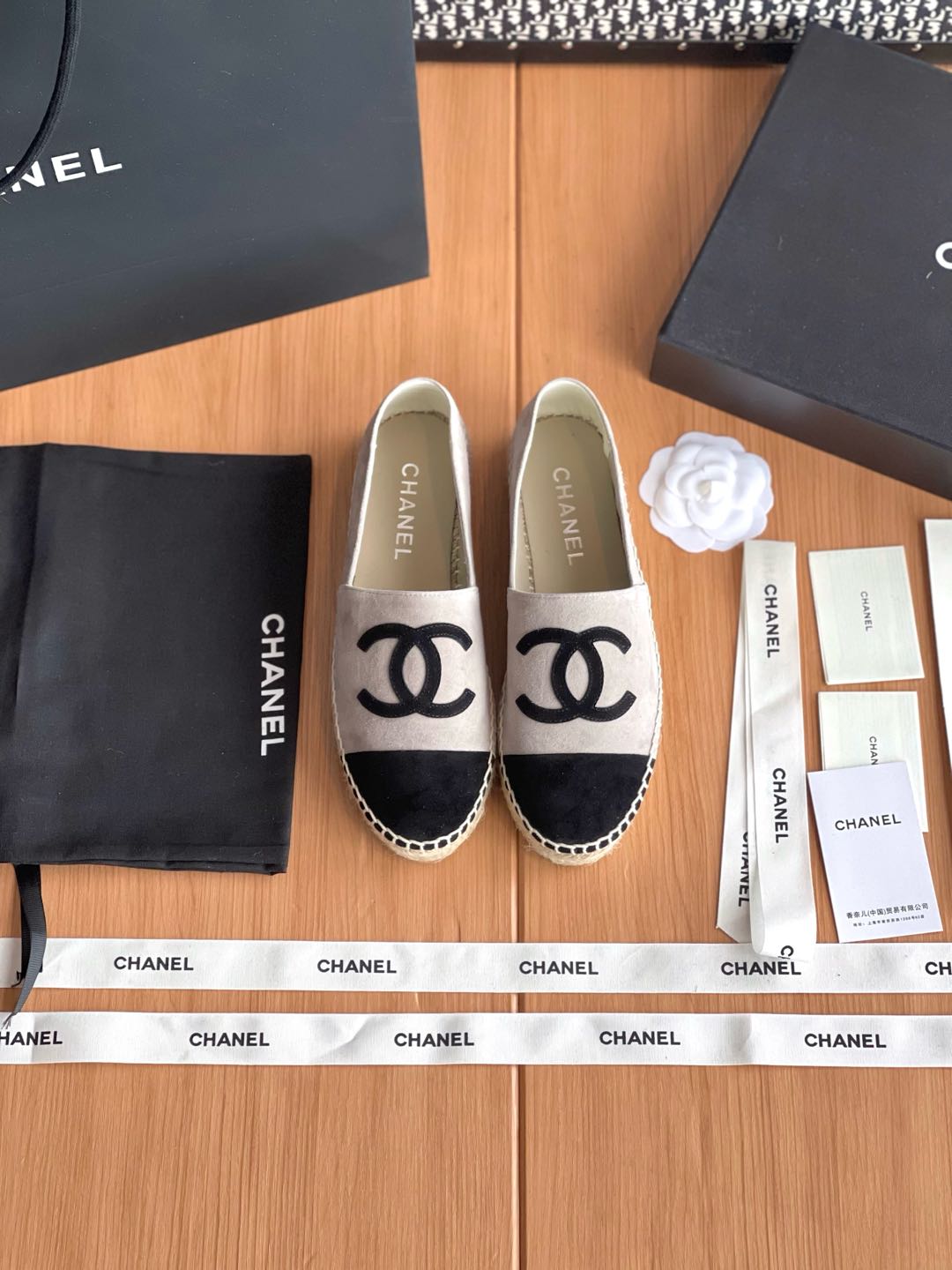 NO:235646,Chanel CHANEL fisherman shoes are purchased and developed for the whole pair of shoes, developed and created with Zp, all customized materials, exclusive mold opening sole, all details are shipped together, and even the packaging is the same as the genuine one. Size: 35-40, fisherman shoes, chanel, chanel, espadrilles19860909香奈儿CHANEL渔夫鞋整双鞋子采购Zp开发打造,全部定制材料,独家开模大底,细节全部对版出货,连包装也做到跟正品一样.码数:35-40,渔夫鞋,chanel,chanel,espadrilles,Women's Shoes