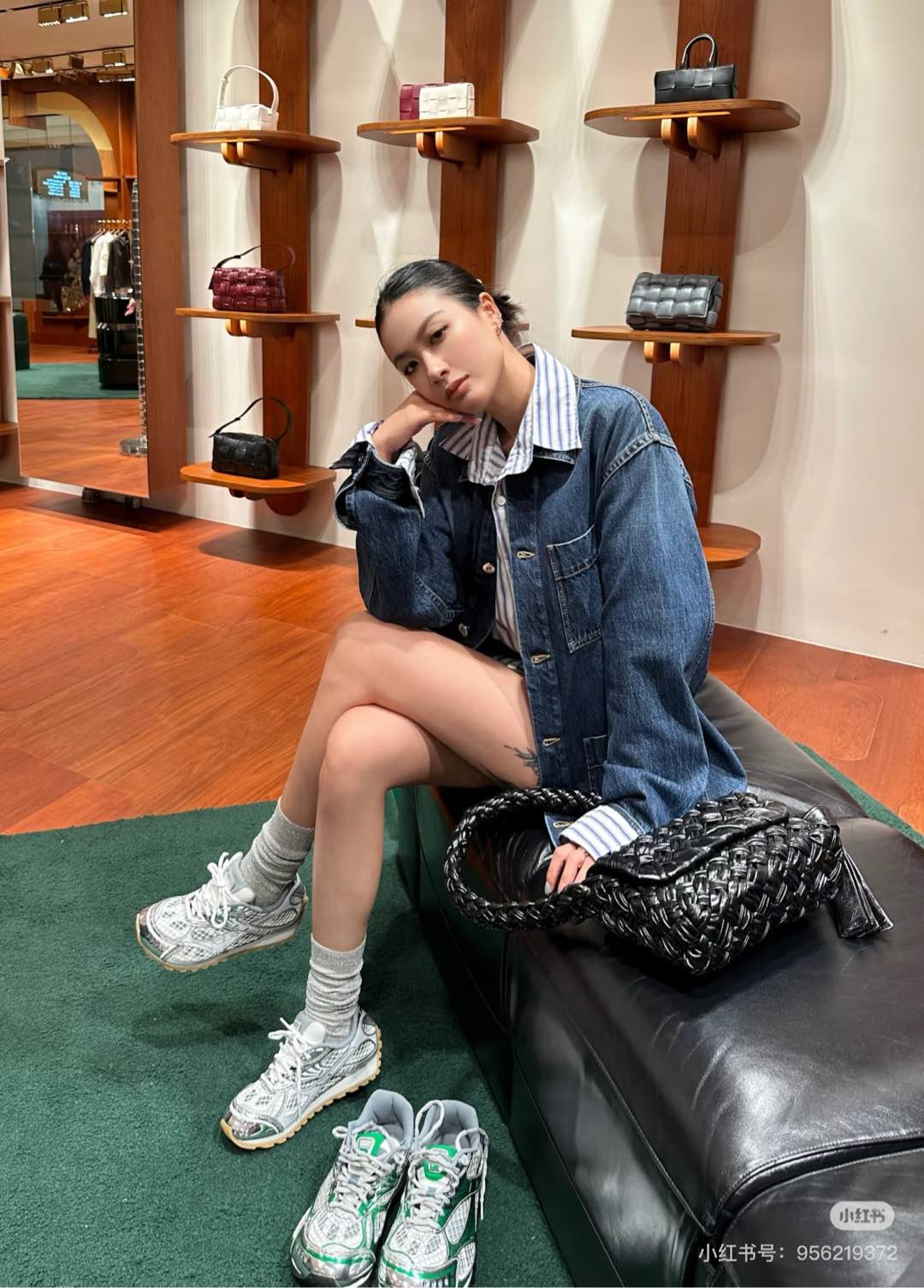 NO:129331,Model foot pictures, casual shoes/sports shoes, sneakers19860909模特上脚图,休闲鞋/运动鞋,sneakers,Women's Shoes